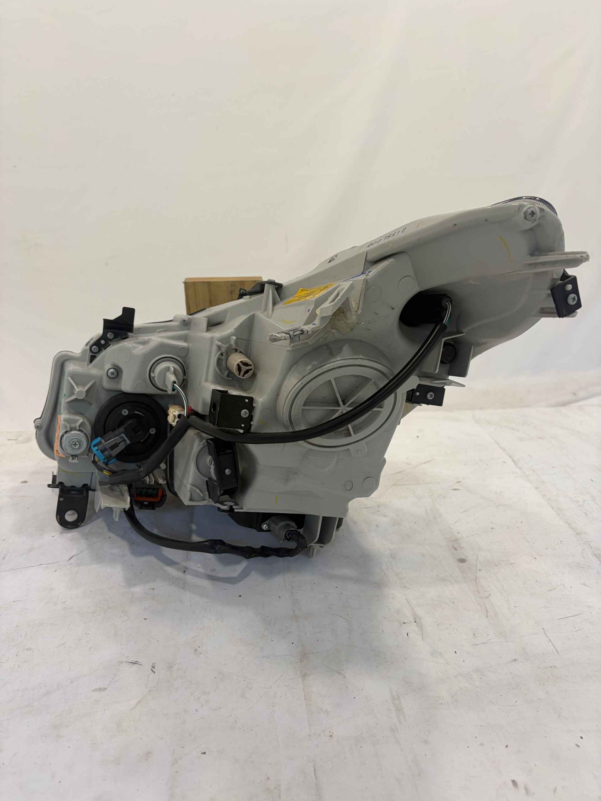 2007-2009 Infinity G37 Passenger Side Headlight RH HID