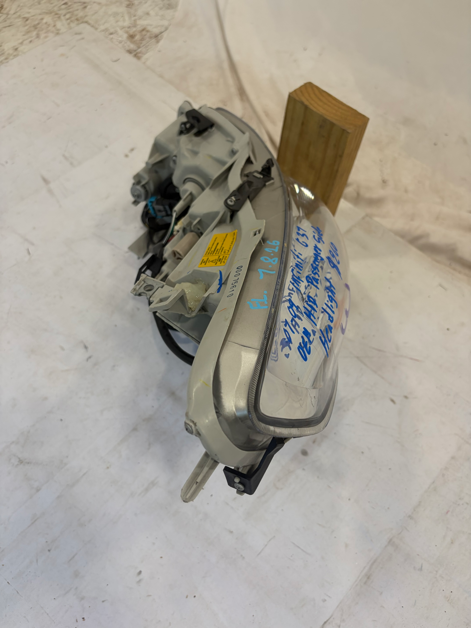 2007-2009 Infinity G37 Passenger Side Headlight RH HID