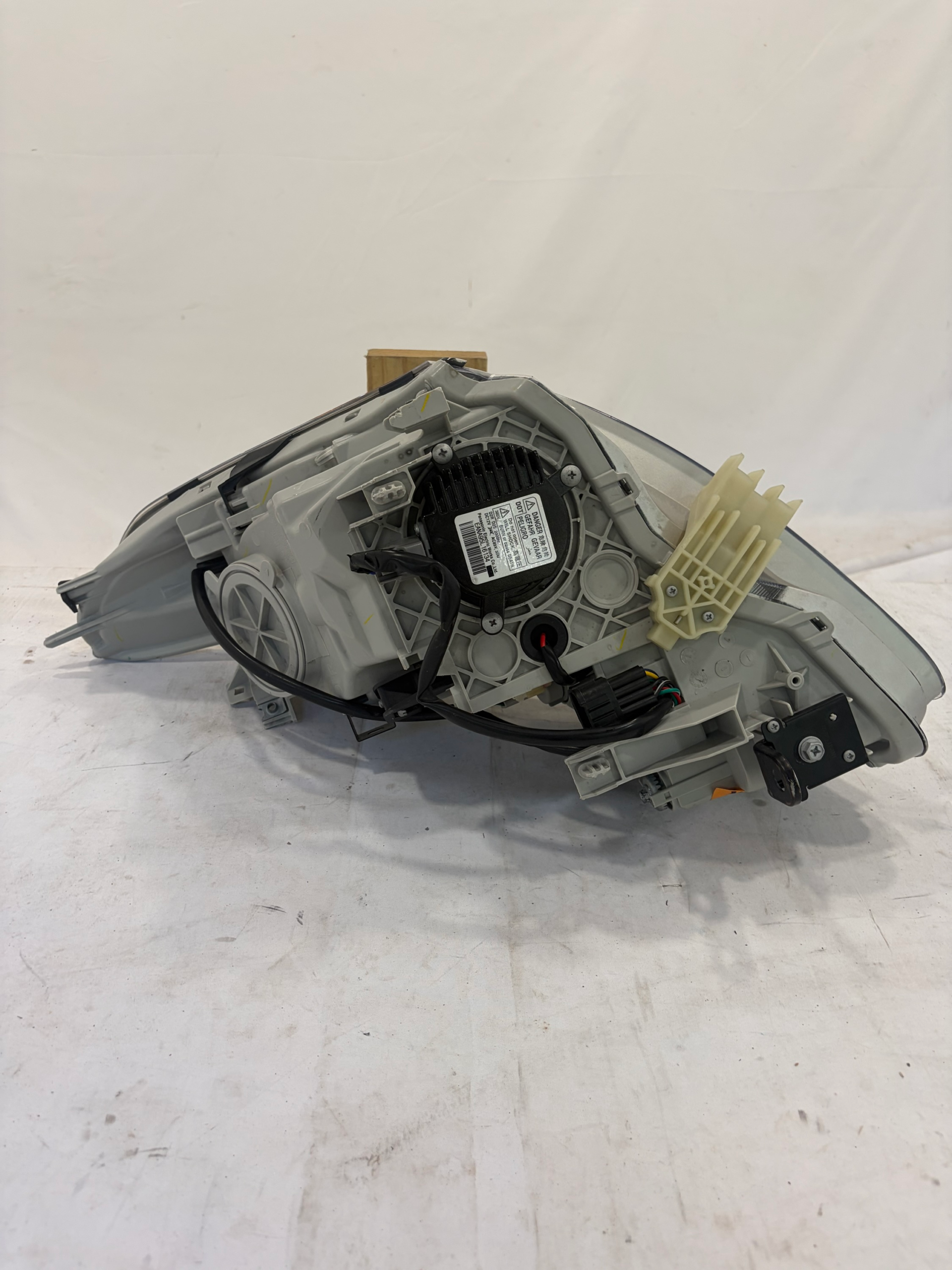 2007-2009 Infinity G37 Passenger Side Headlight RH HID