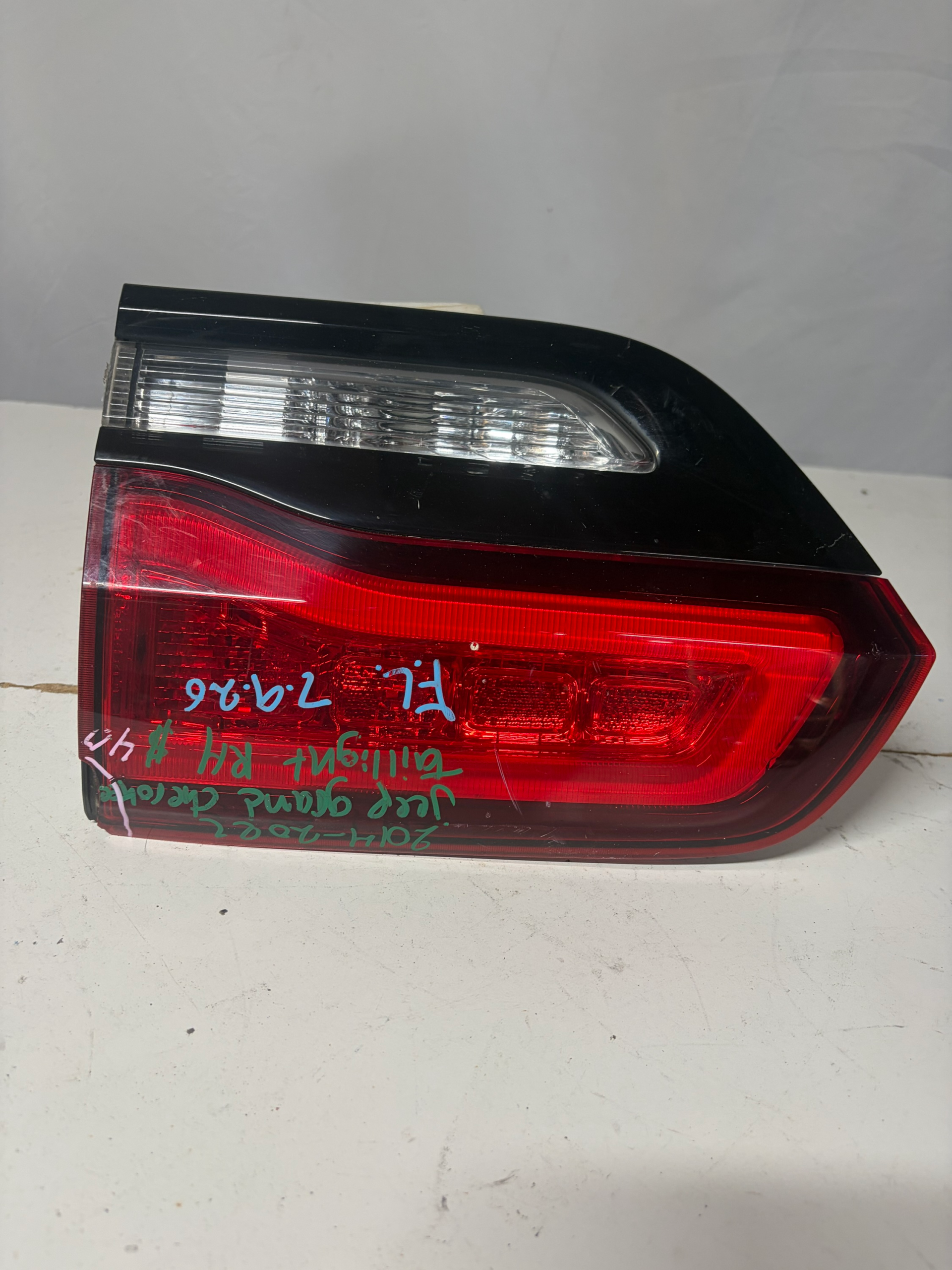 2014-2022 Jeep Grand Cherokee Passenger Side Inner Taillight