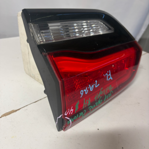 2014-2022 Jeep Grand Cherokee Passenger Side Inner Taillight - Image 2