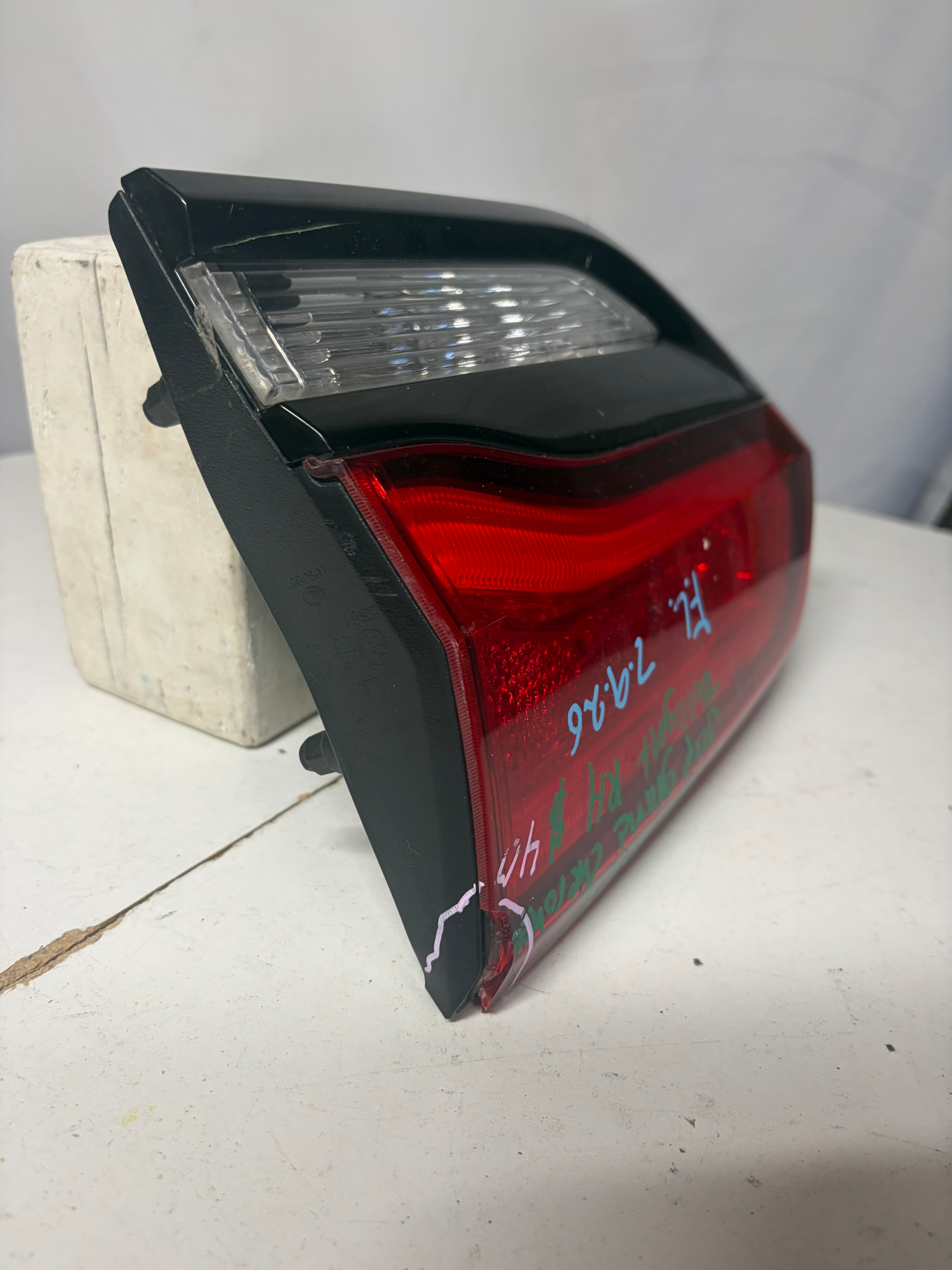 2014-2022 Jeep Grand Cherokee Passenger Side Inner Taillight
