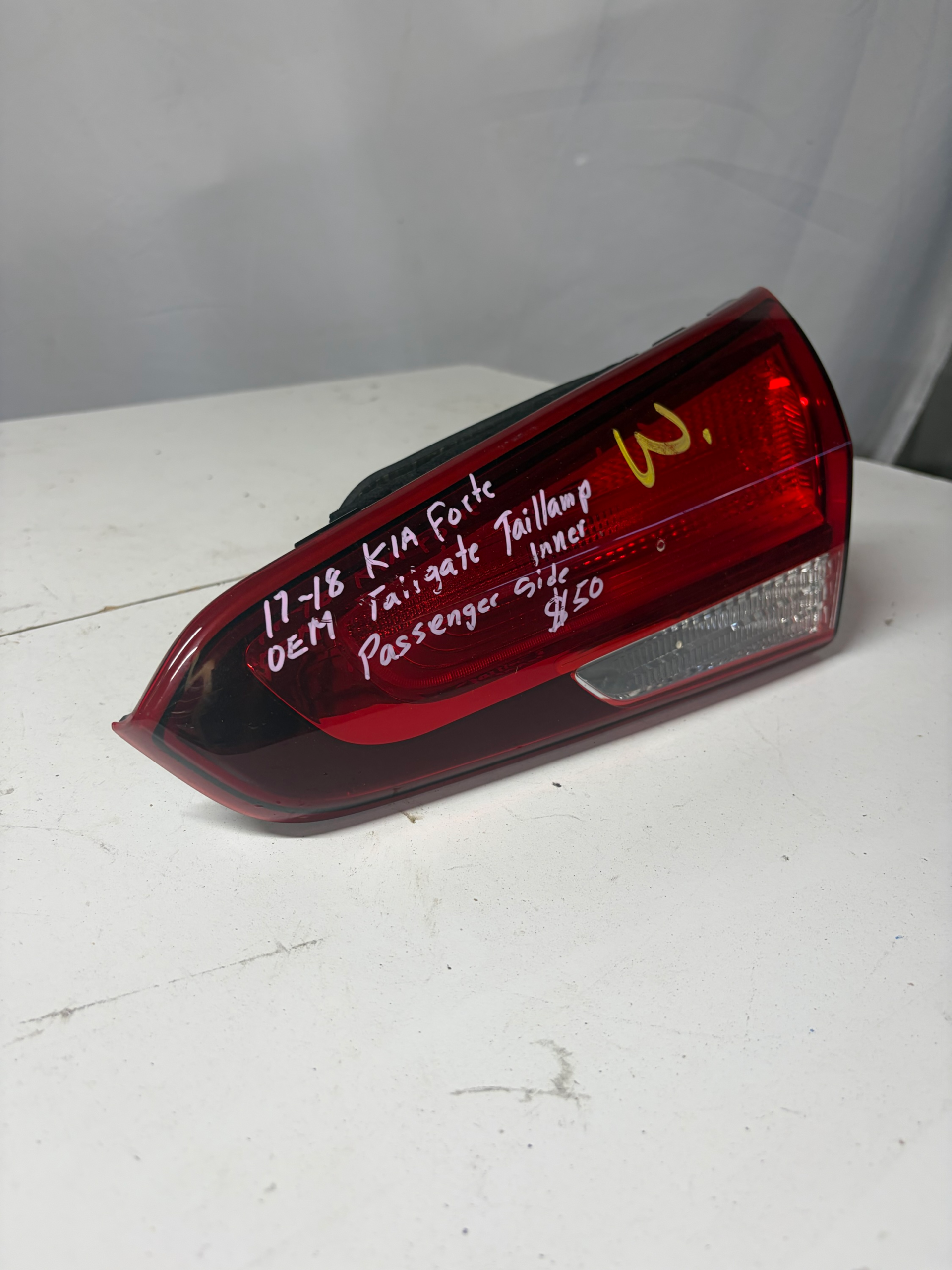 2017-2018 Kia Forte Passenger Side Inner Tailgate Taillight