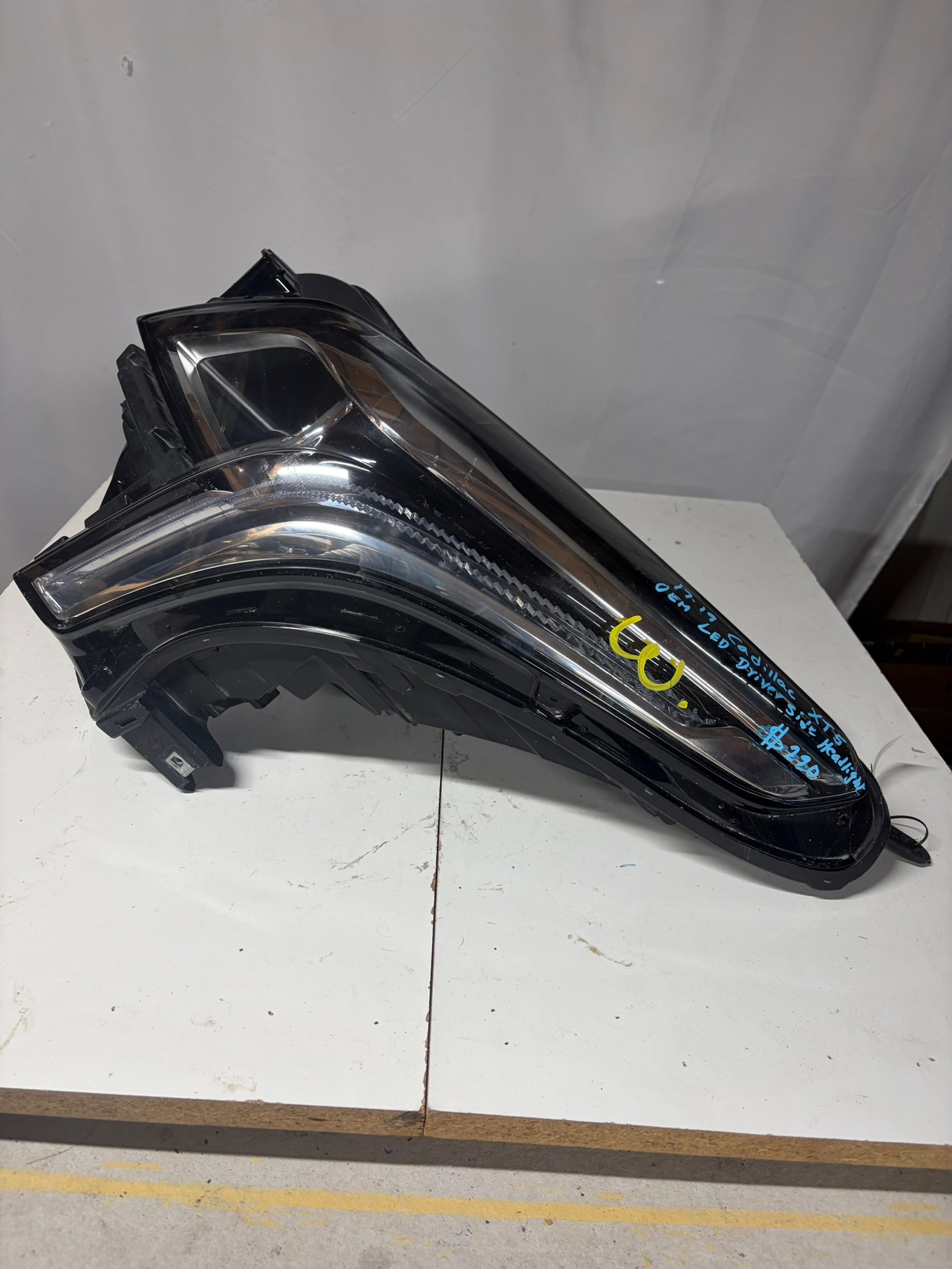 2017-2019 Cadillac XT5 Driver Side Headlight LH LED