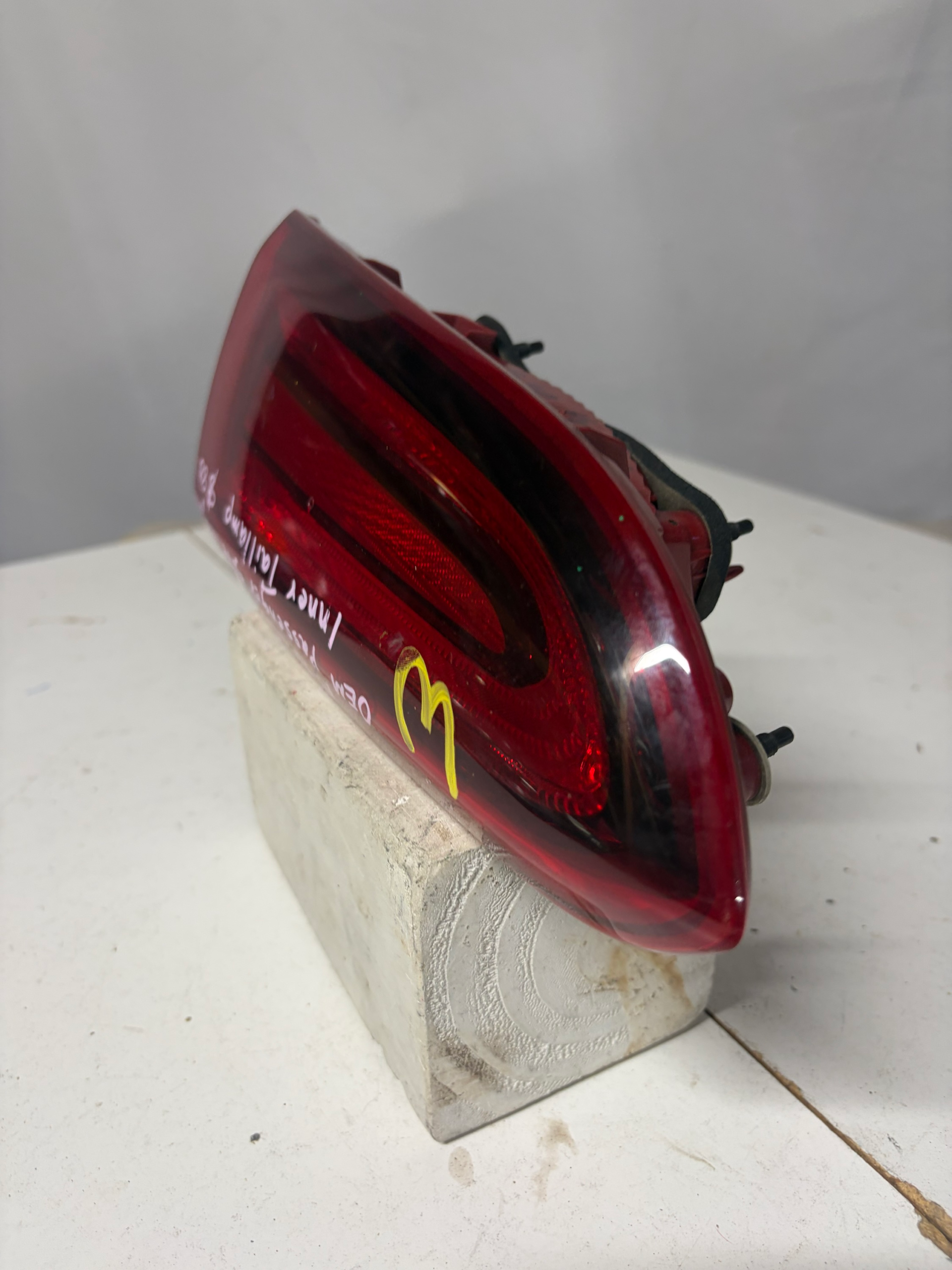 2019-2020 Hyundai Santa Fe Passenger Side Inner Taillight