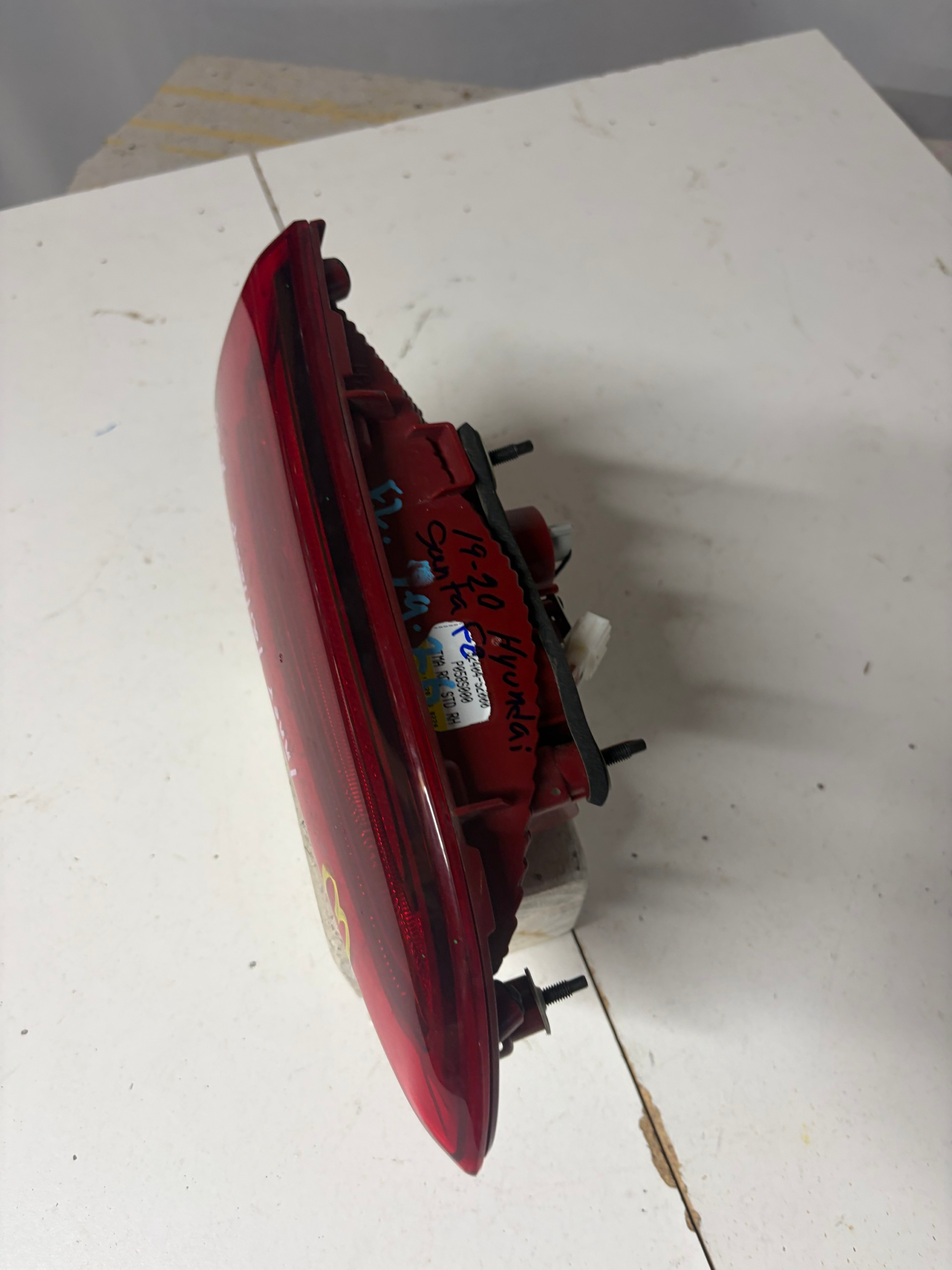 2019-2020 Hyundai Santa Fe Passenger Side Inner Taillight