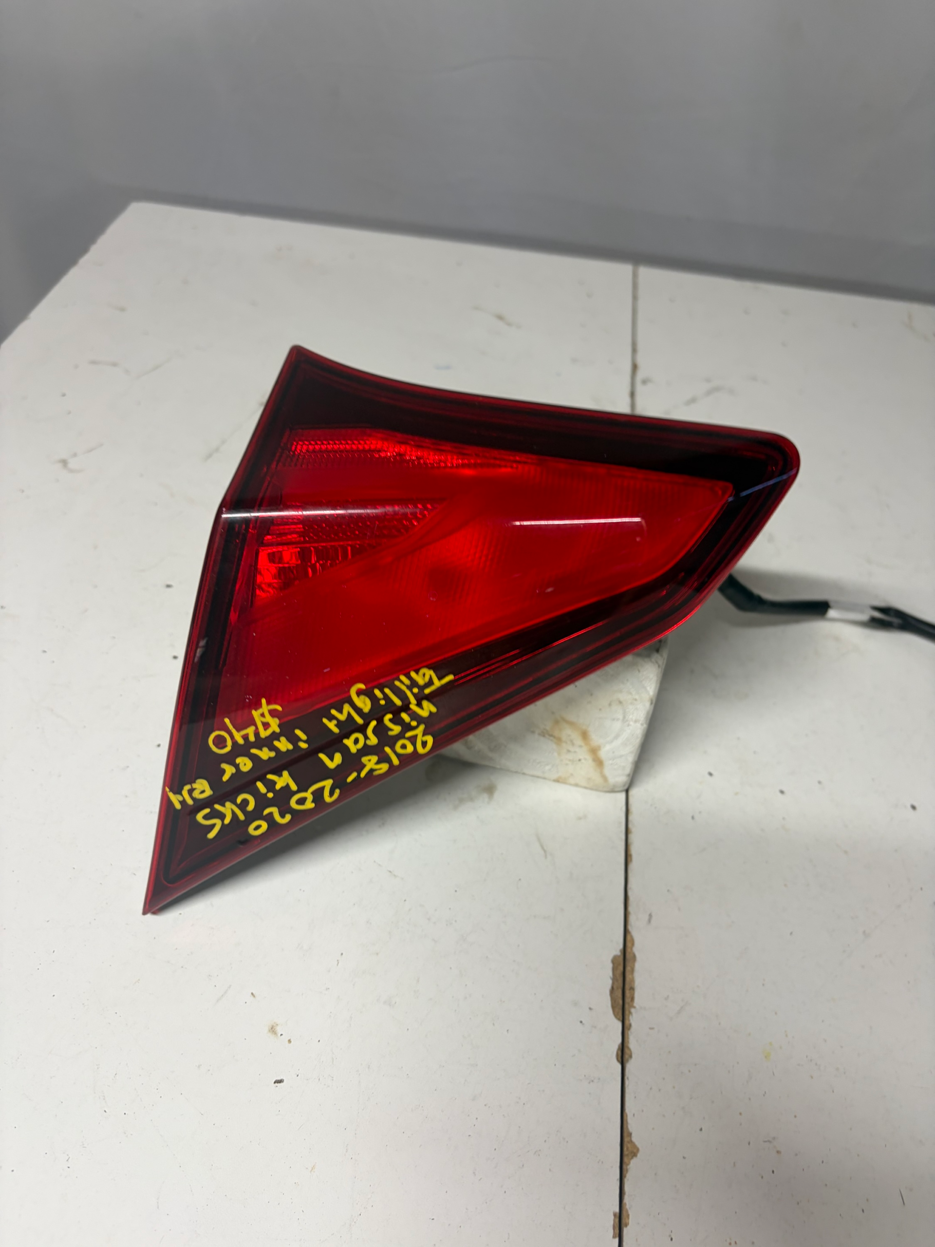 2018-2020 Nissan Kicks Passenger Side Inner Taillight