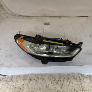 2013-2016 Ford Fusion Passenger Side Headlight - Image 2