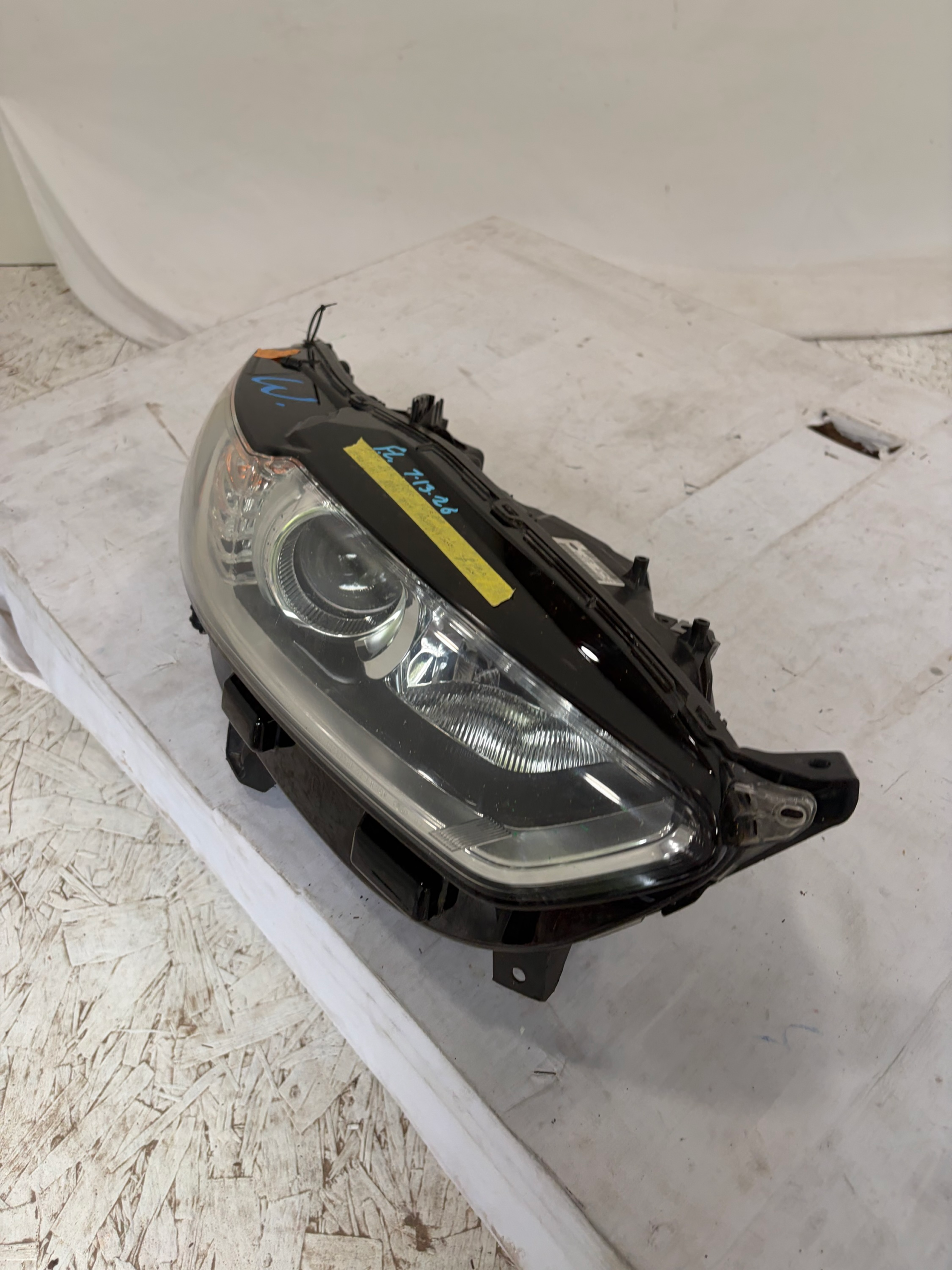 2013-2016 Ford Fusion Passenger Side Headlight