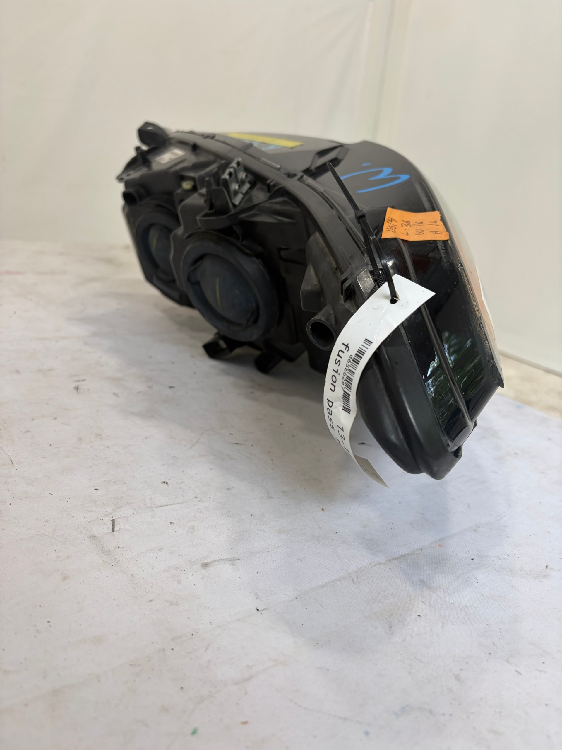 2013-2016 Ford Fusion Passenger Side Headlight