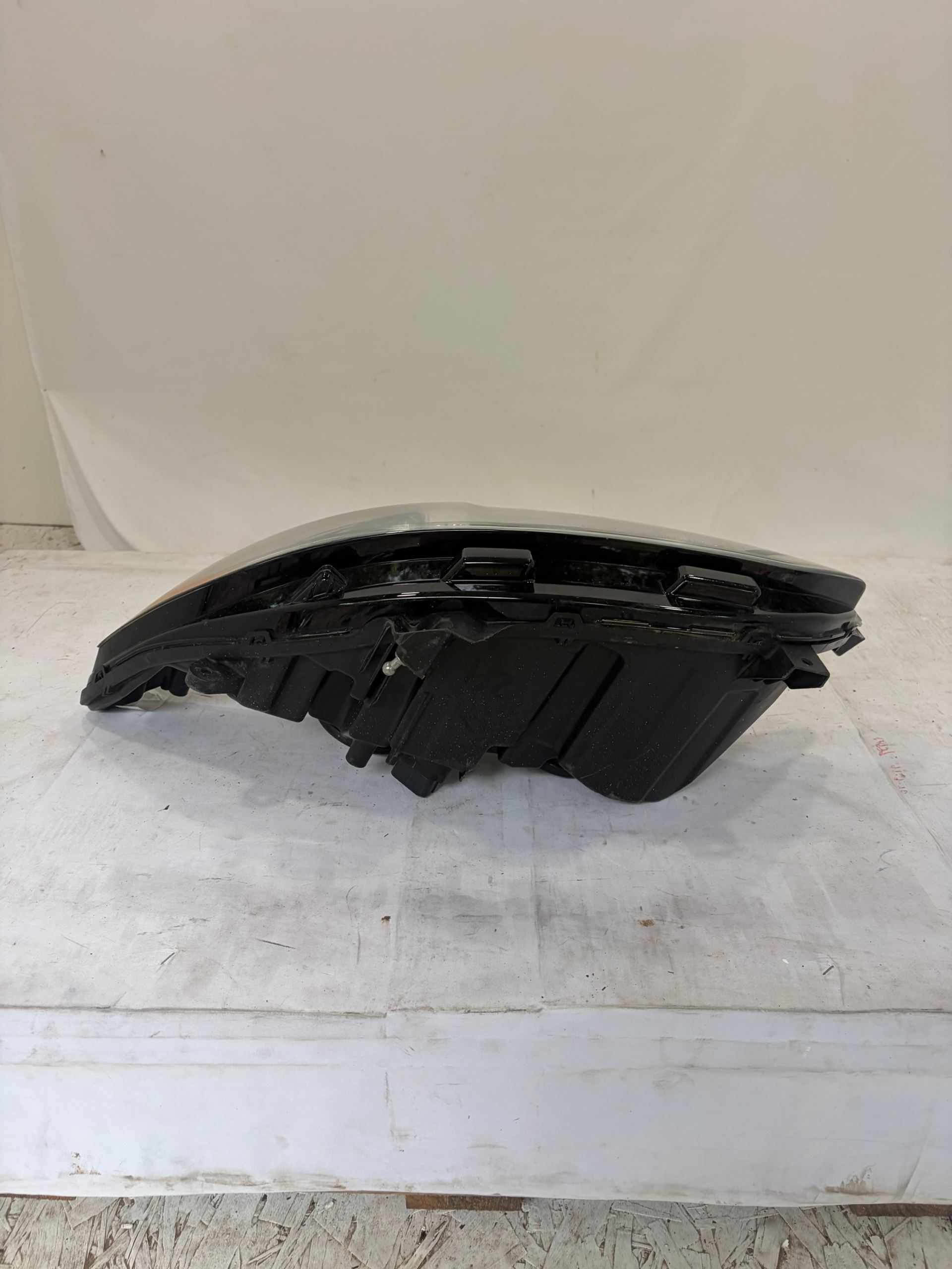 2013-2016 Ford Fusion Passenger Side Headlight