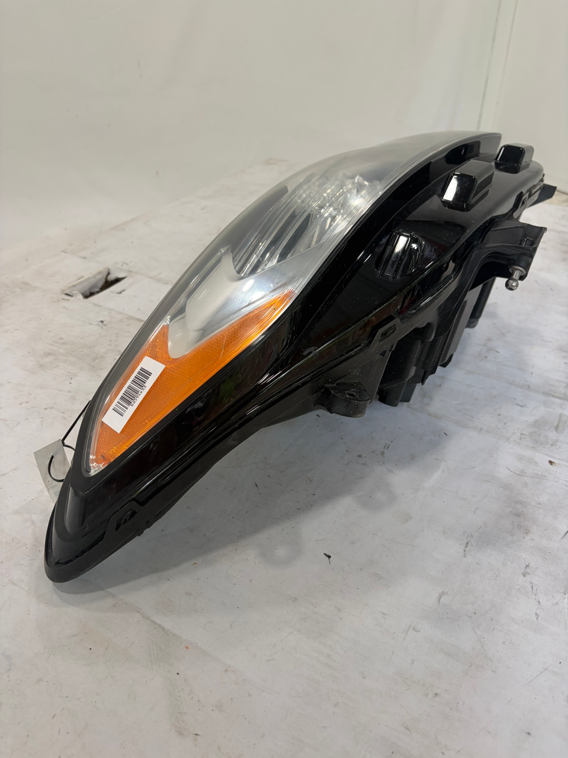 2013-2016 Ford Fusion Passenger Side Headlight