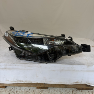 2017-2019 Toyota Corolla Passenger Side Headlight - Image 1
