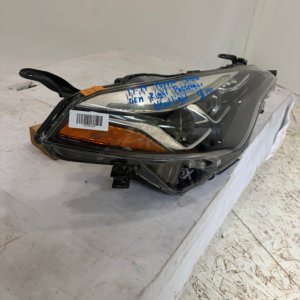 2017-2019 Toyota Corolla Passenger Side Headlight - Image 5