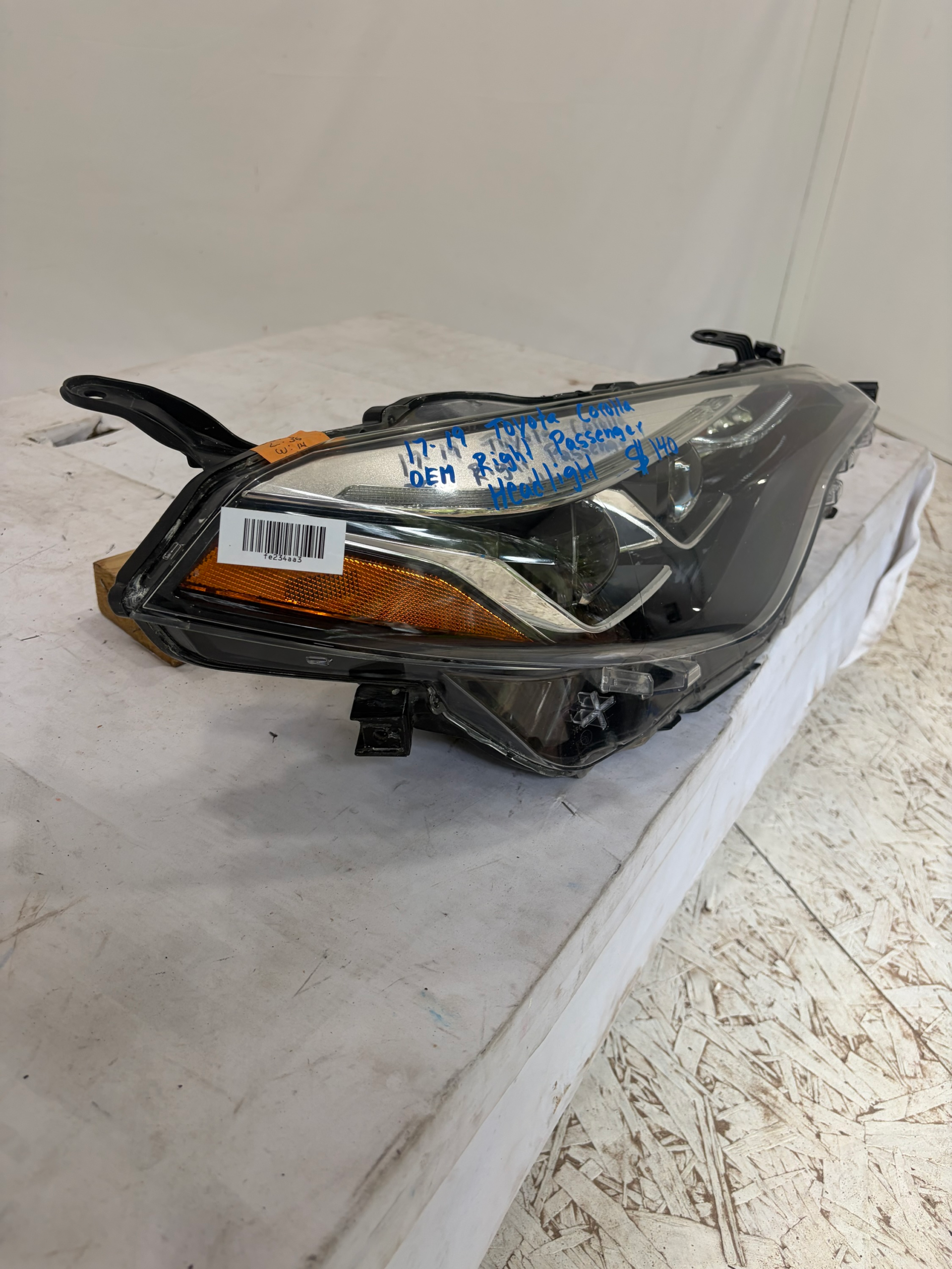 2017-2019 Toyota Corolla Passenger Side Headlight