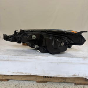 2017-2019 Toyota Corolla Passenger Side Headlight - Image 10