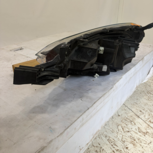 2017-2019 Toyota Corolla Passenger Side Headlight - Image 13
