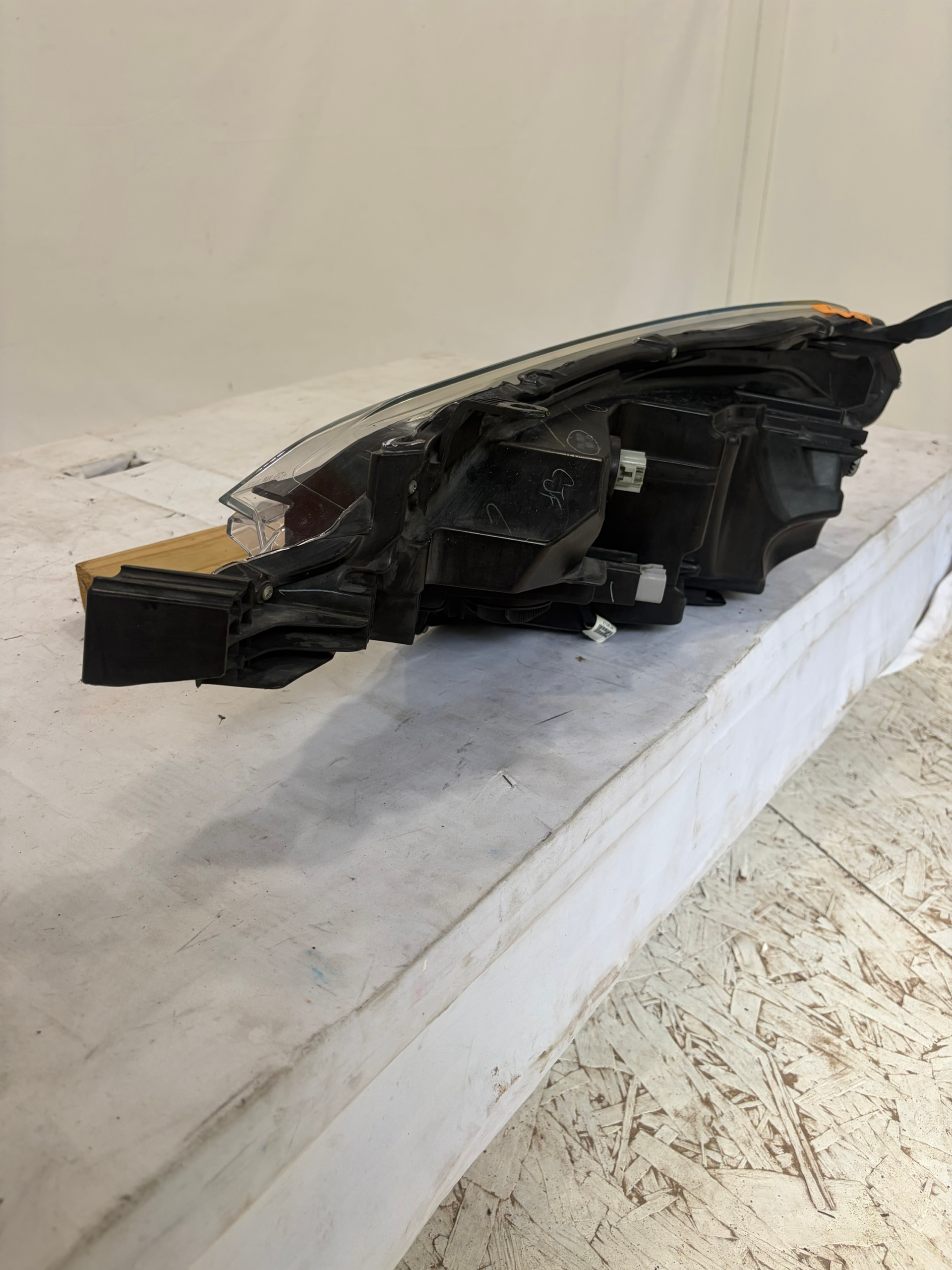 2017-2019 Toyota Corolla Passenger Side Headlight