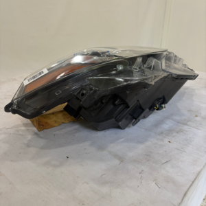 2017-2019 Toyota Corolla Passenger Side Headlight - Image 8