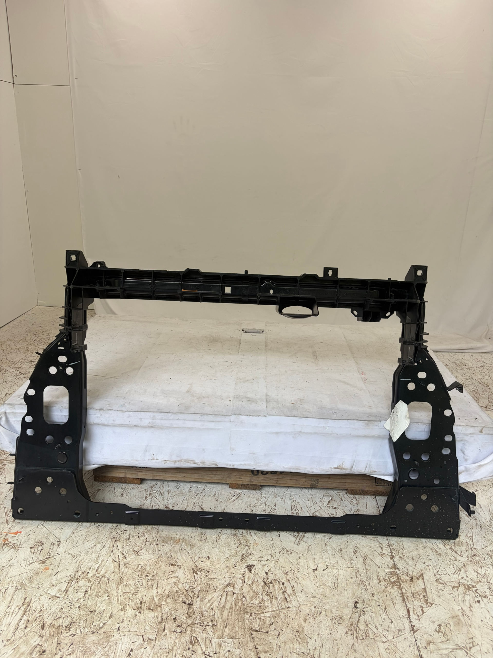 2015-2018 Jeep Renegade Radiator Support