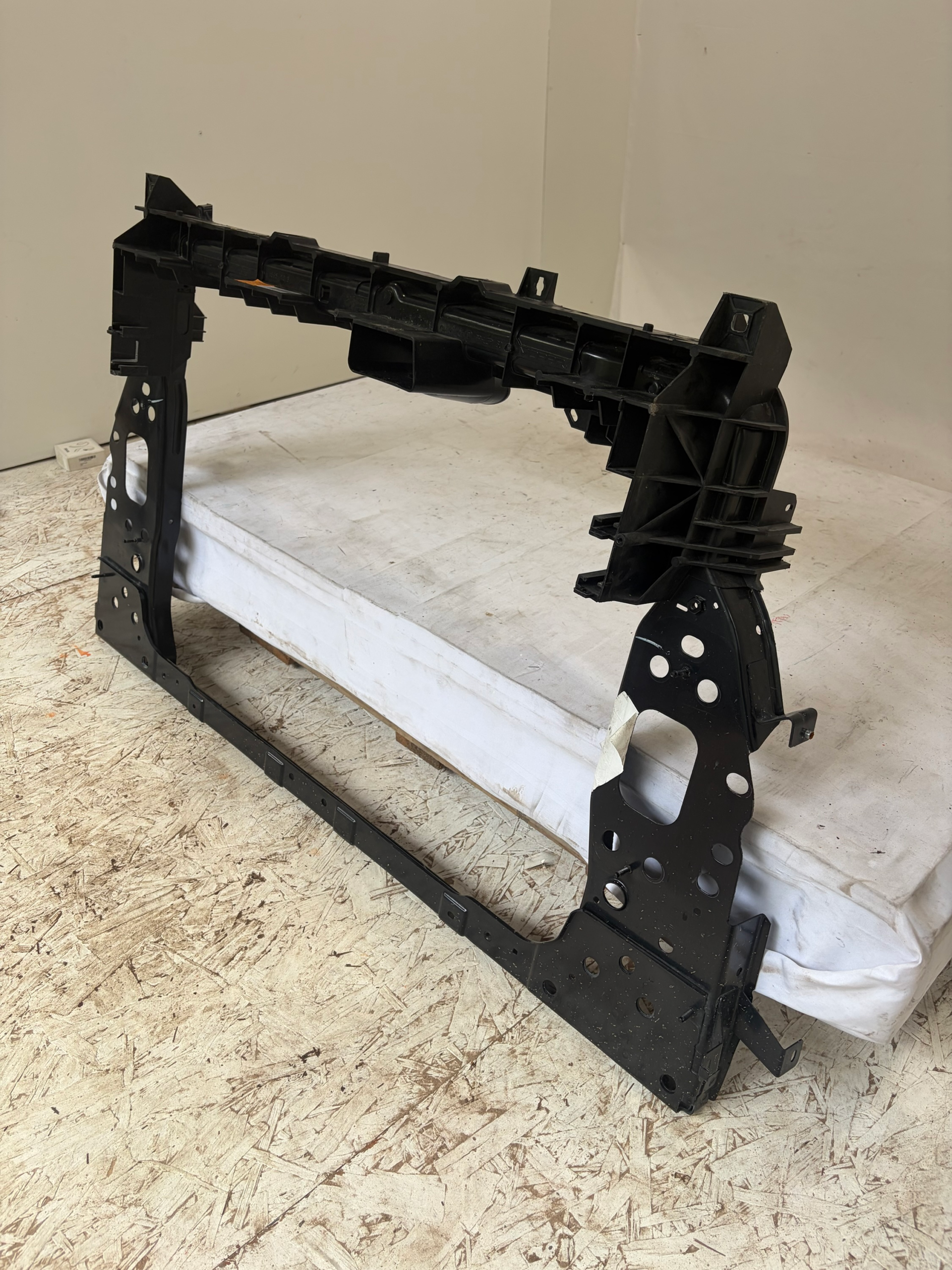 2015-2018 Jeep Renegade Radiator Support