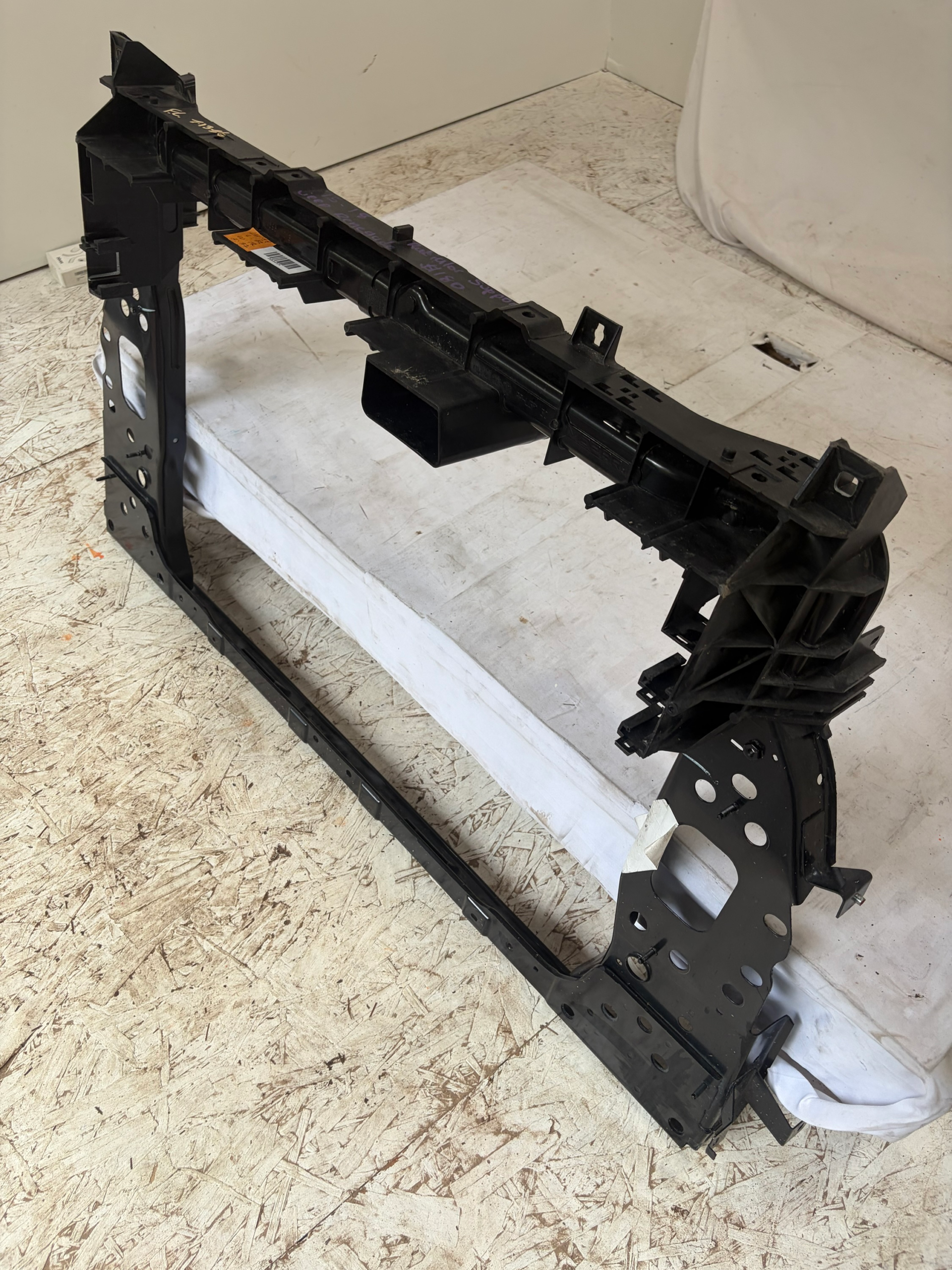 2015-2018 Jeep Renegade Radiator Support