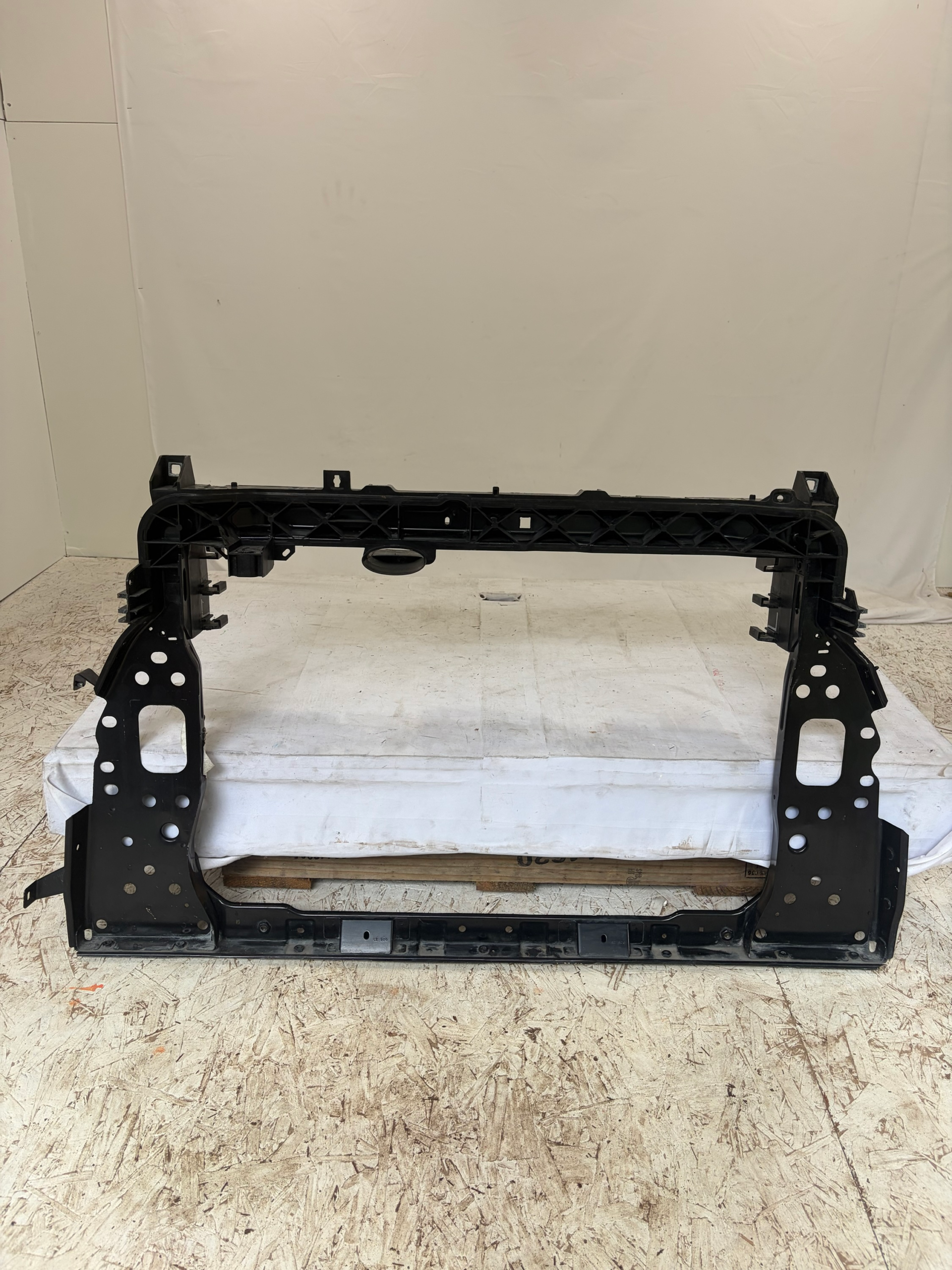 2015-2018 Jeep Renegade Radiator Support