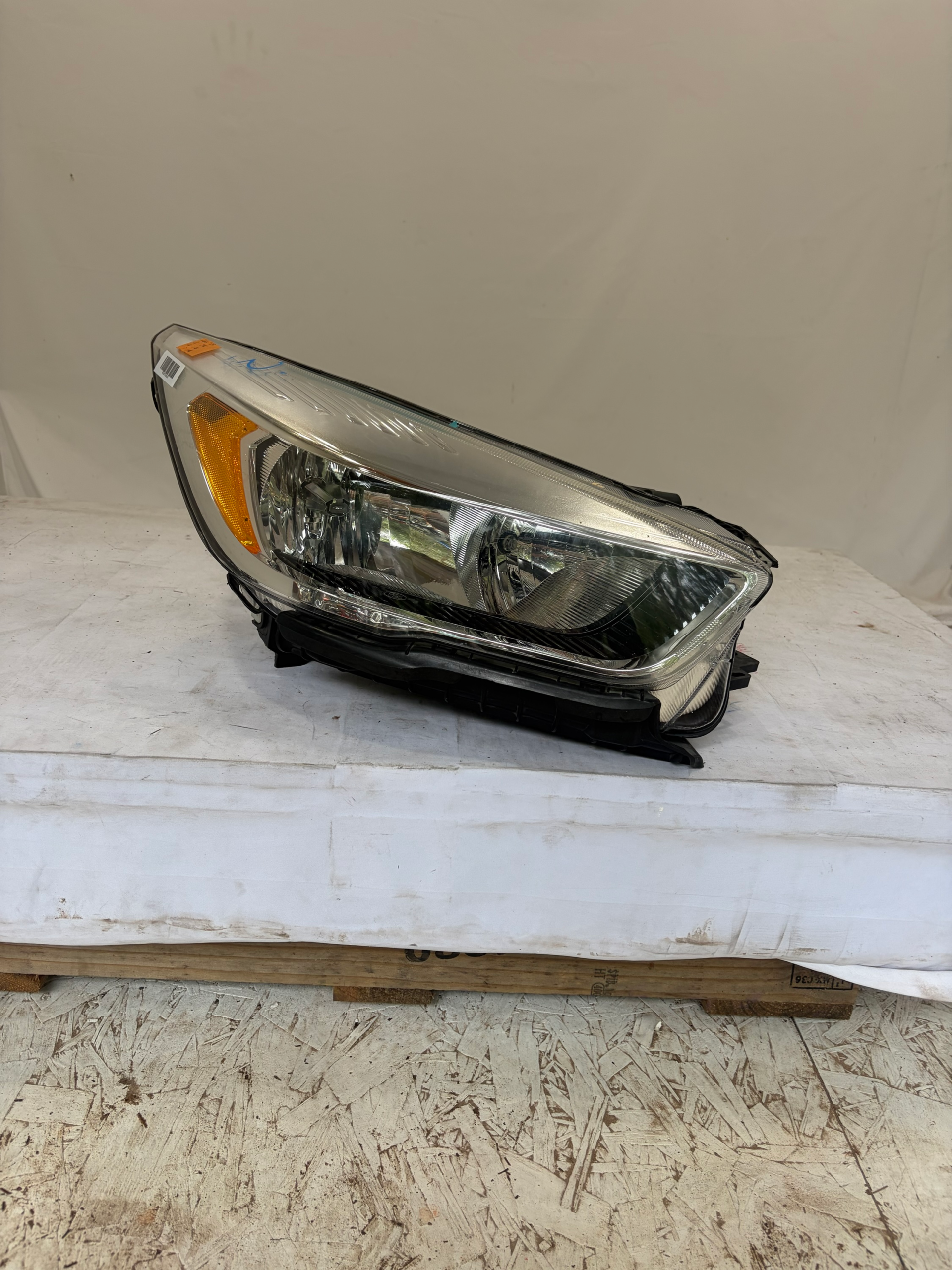 2017-2019 Ford Escape Passenger Side Headlight
