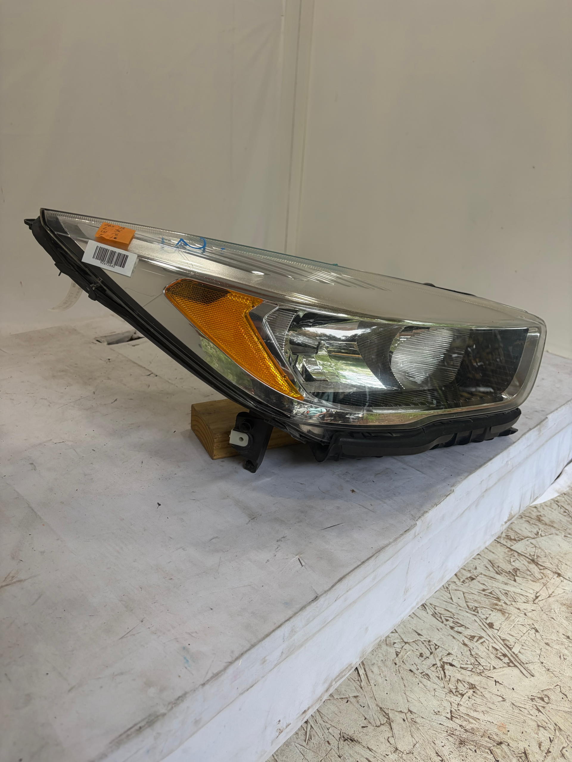 2017-2019 Ford Escape Passenger Side Headlight