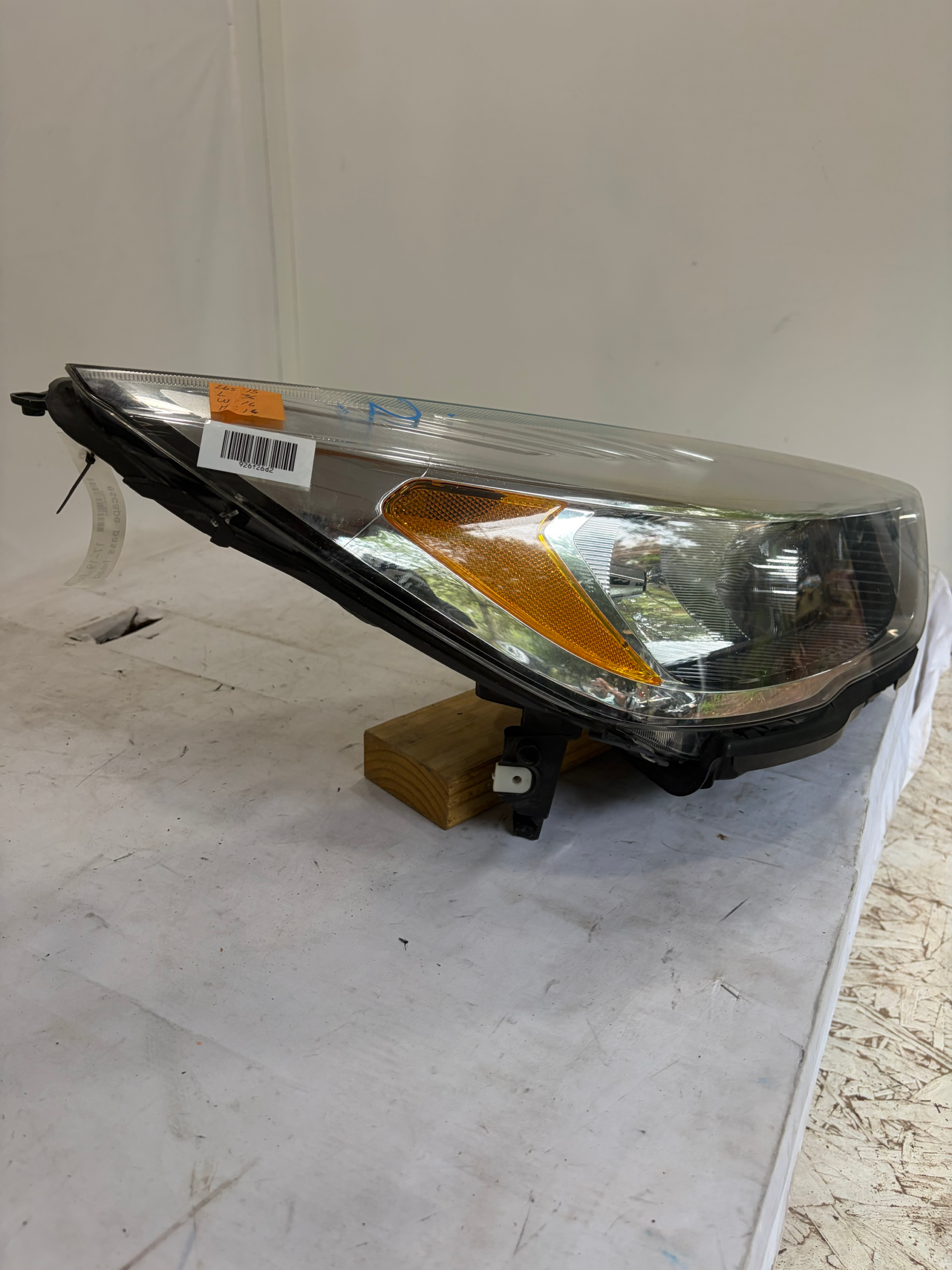 2017-2019 Ford Escape Passenger Side Headlight