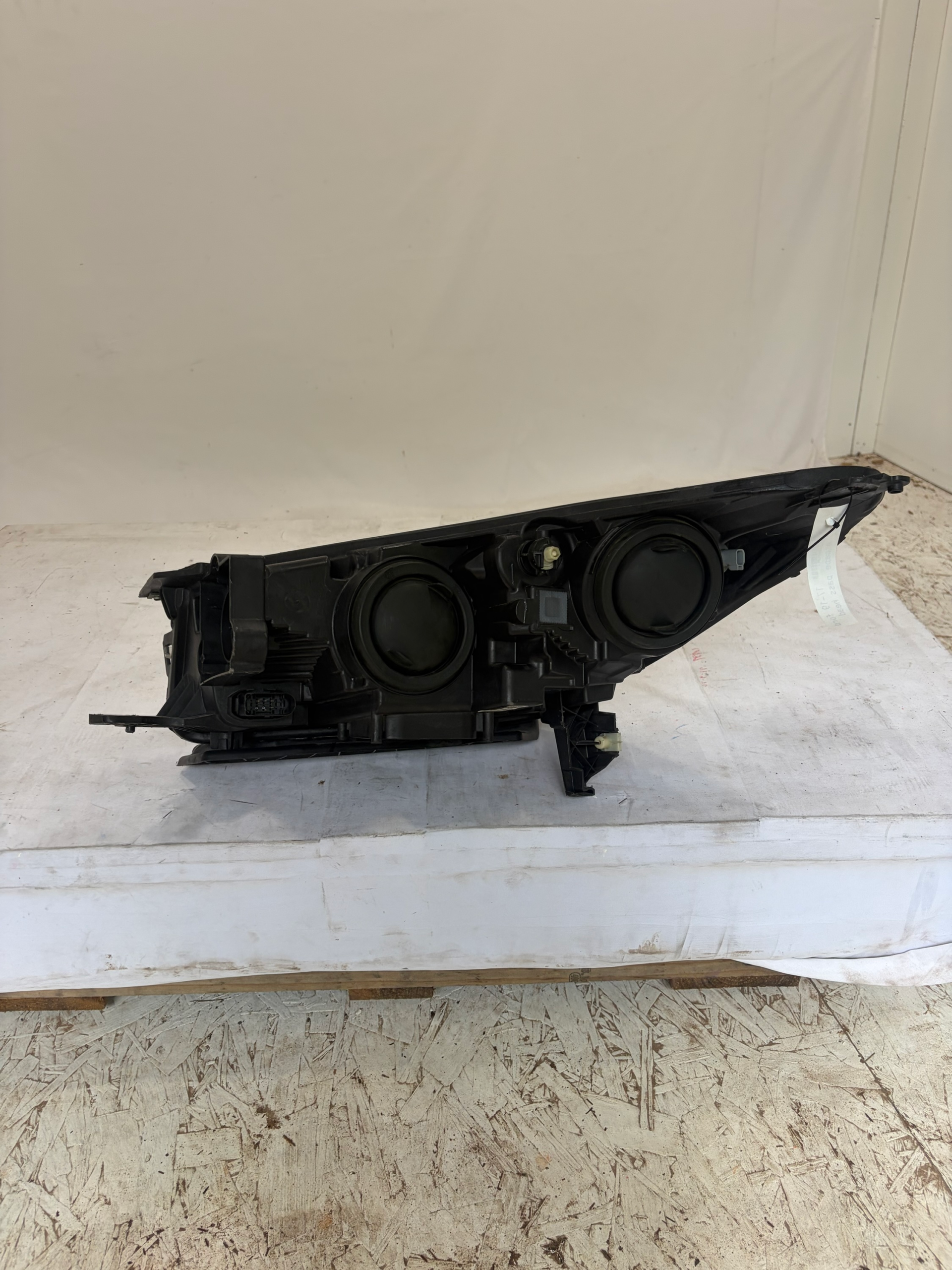 2017-2019 Ford Escape Passenger Side Headlight