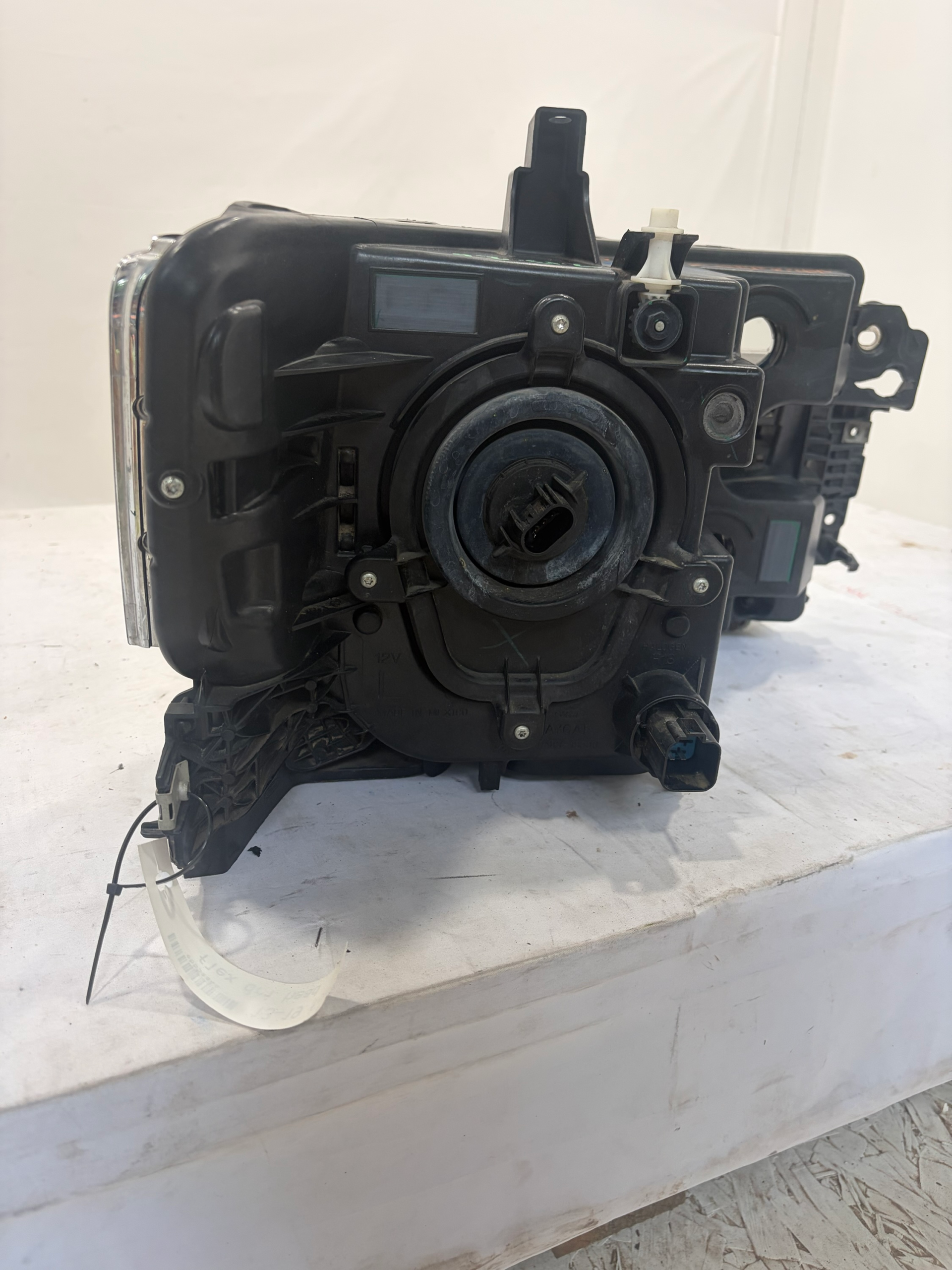 2013-2019 Ford Flex Driver Side Headlight