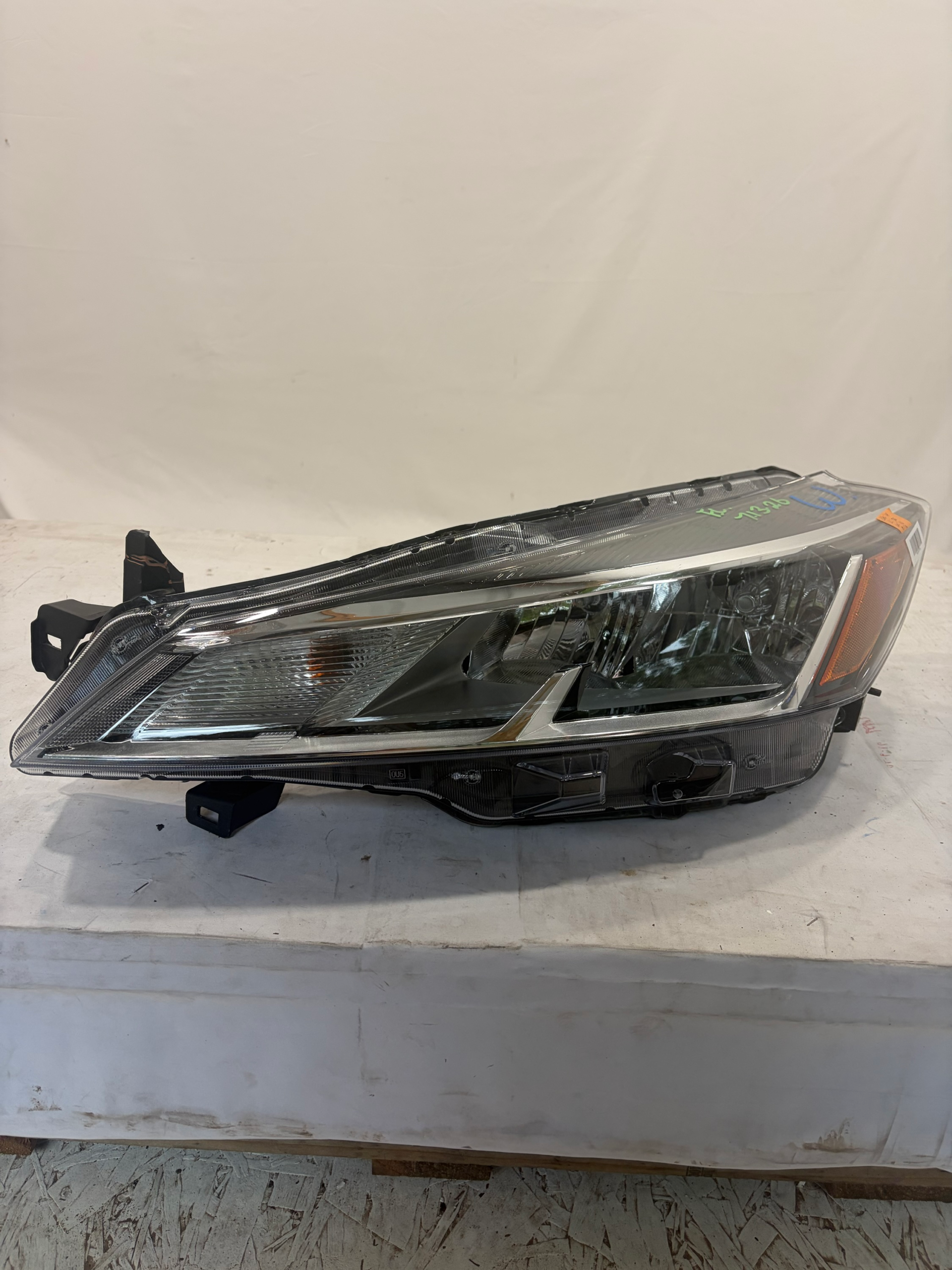 2020-2024 Nissan Kicks Driver Side Headlight