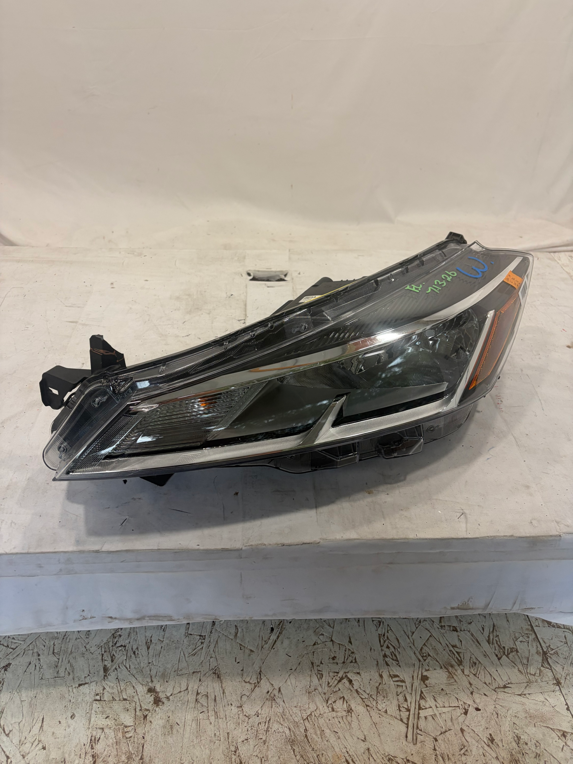 2020-2024 Nissan Kicks Driver Side Headlight
