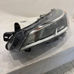 2020-2024 Nissan Kicks Driver Side Headlight - Image 2