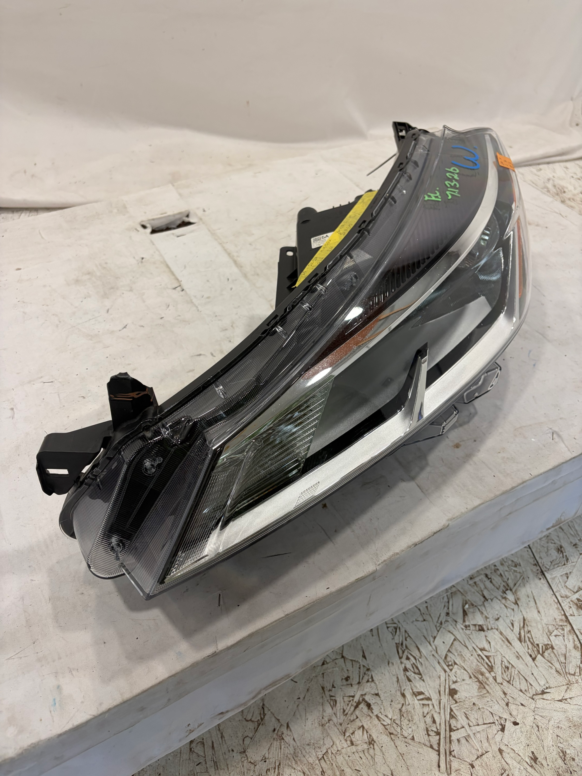 2020-2024 Nissan Kicks Driver Side Headlight