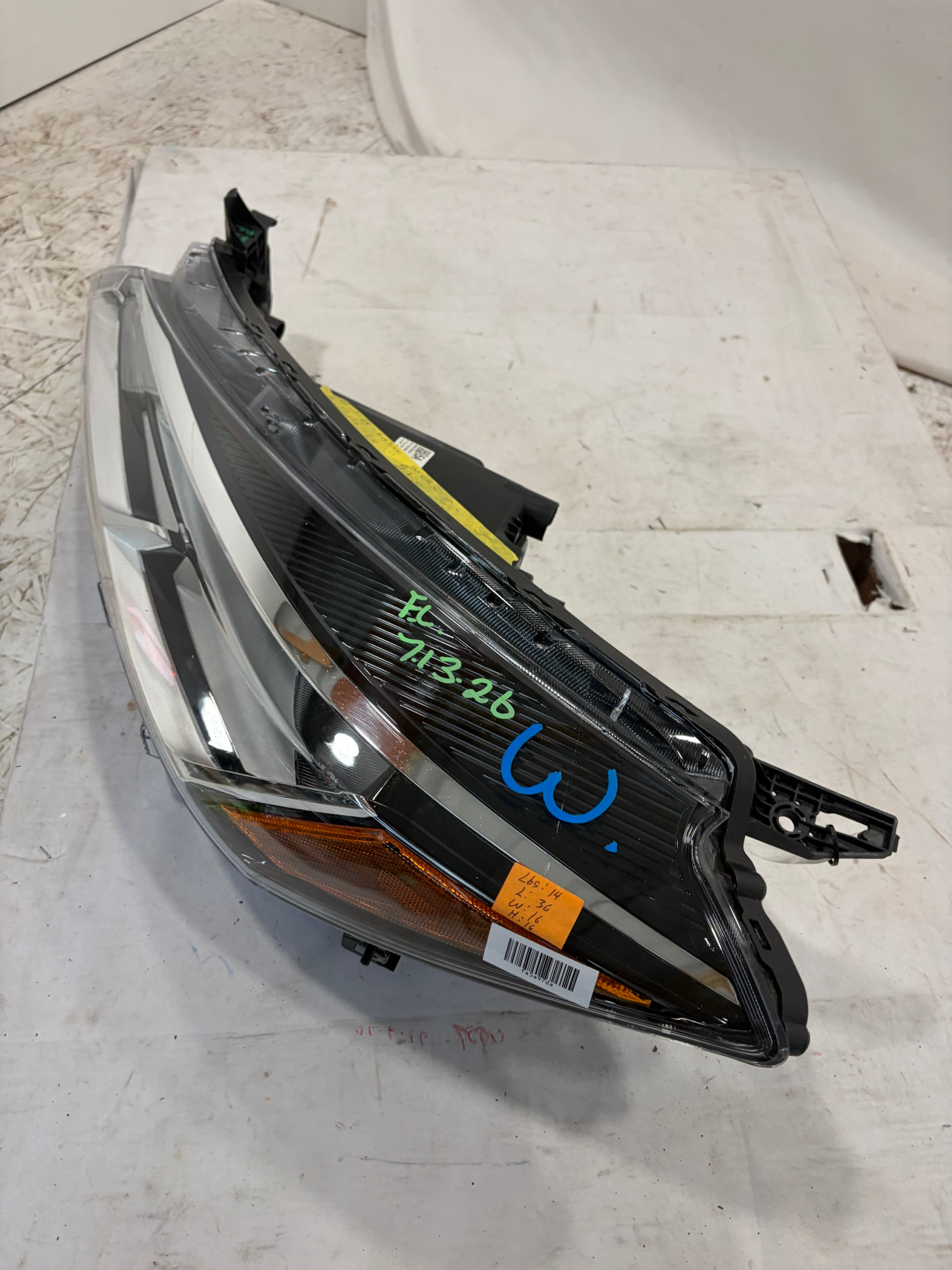 2020-2024 Nissan Kicks Driver Side Headlight