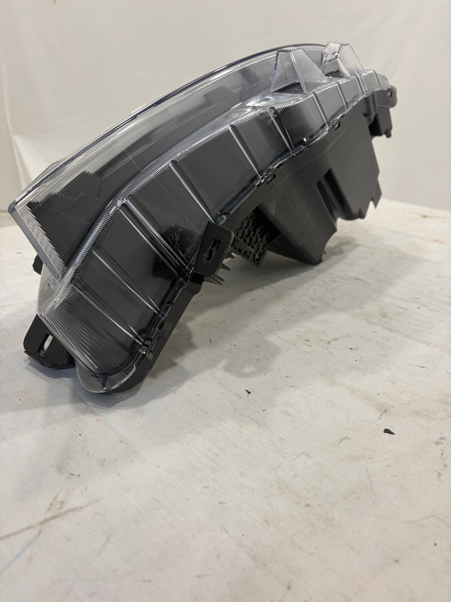 2020-2024 Nissan Kicks Driver Side Headlight