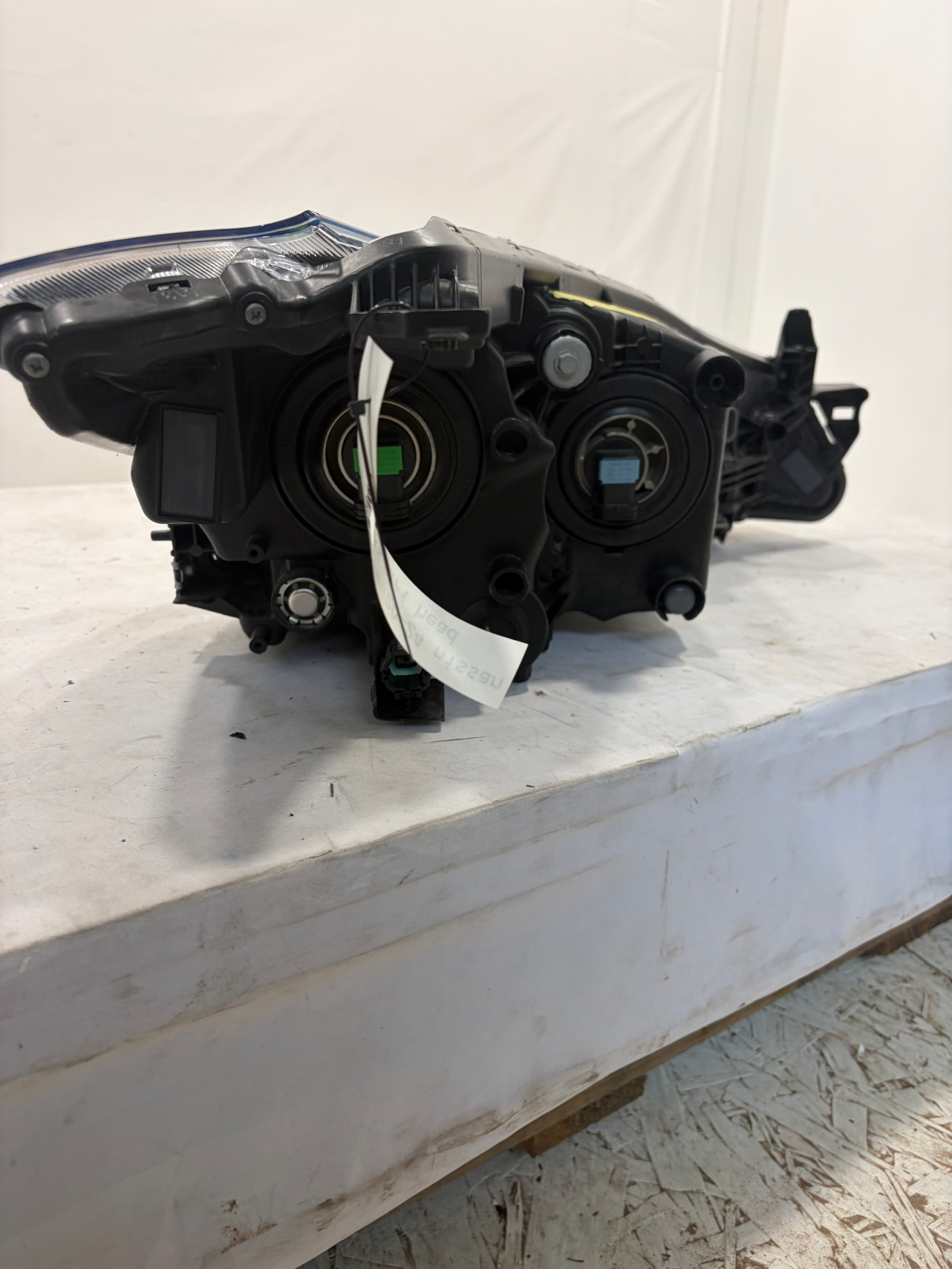 2020-2024 Nissan Kicks Driver Side Headlight