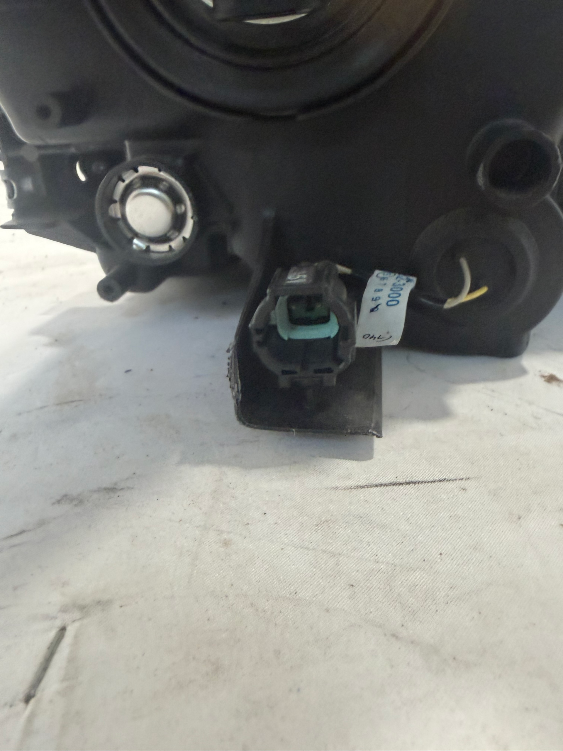 2020-2024 Nissan Kicks Driver Side Headlight