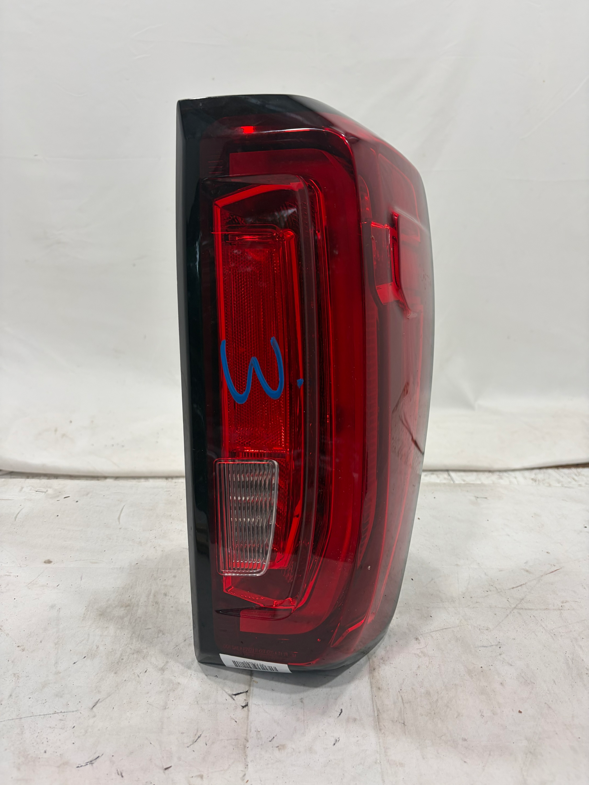 2019-2025 GMC Sierra 1500 Passenger Side Taillight
