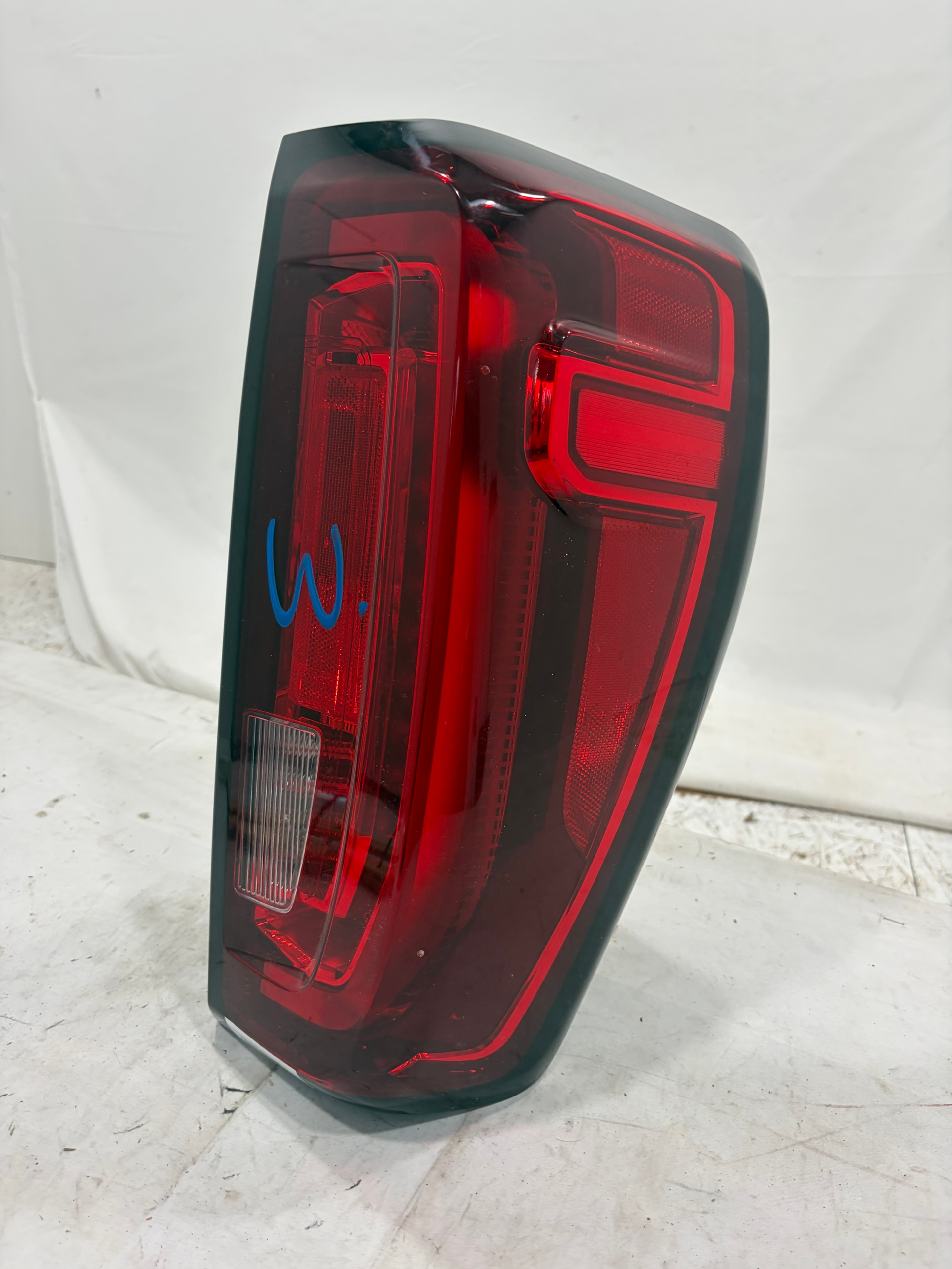 2019-2025 GMC Sierra 1500 Passenger Side Taillight