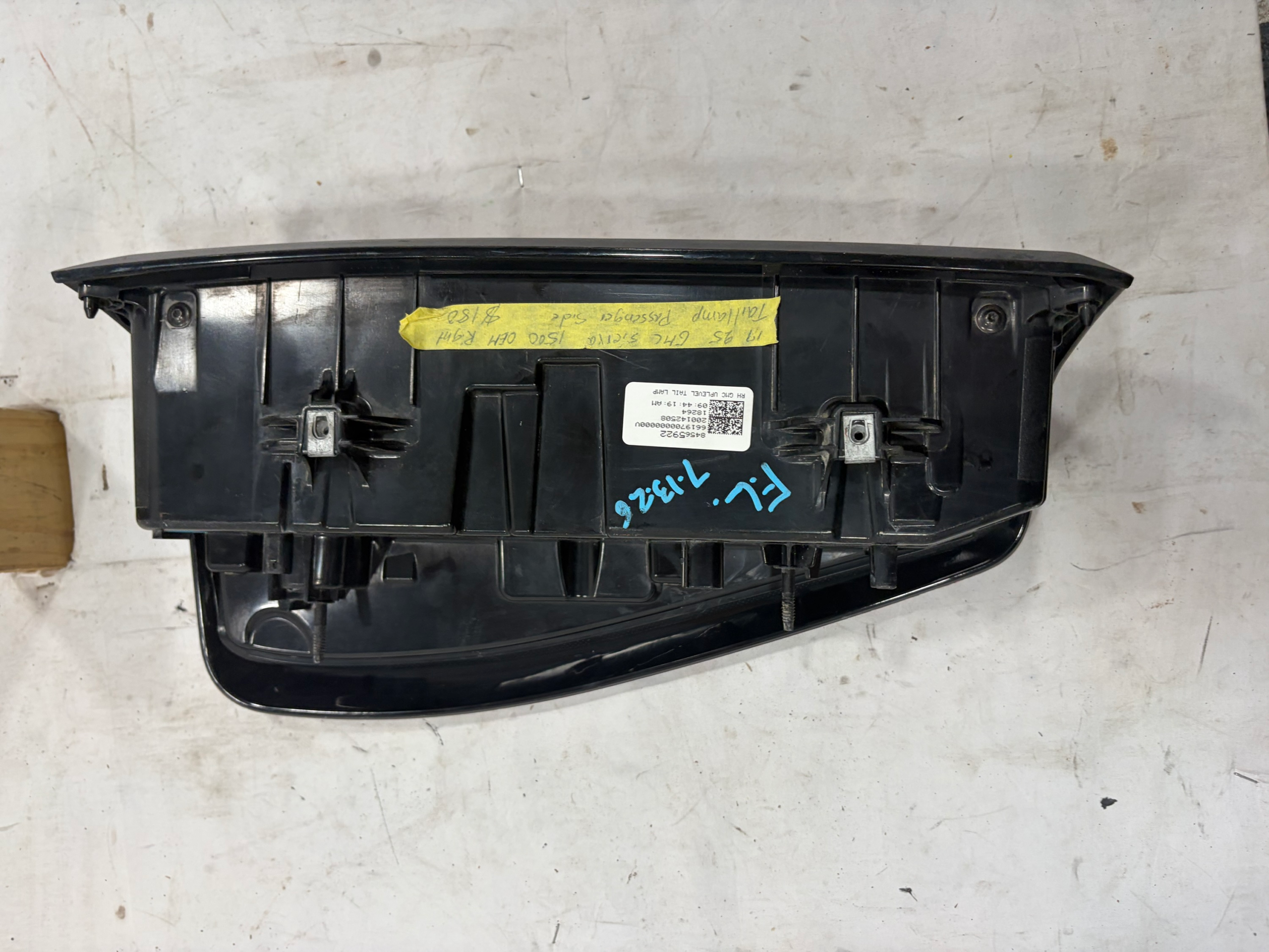 2019-2025 GMC Sierra 1500 Passenger Side Taillight