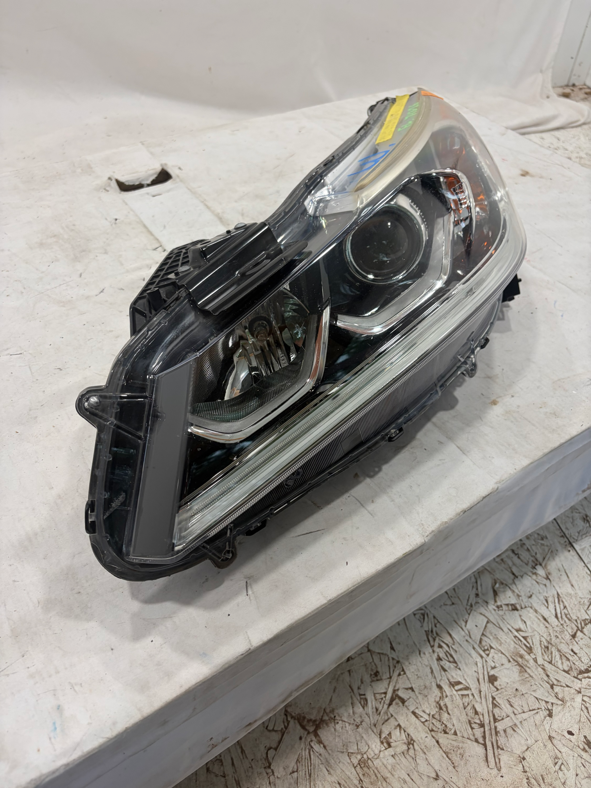 2016-2017 Honda Accord Halogen Driver Side Headlight
