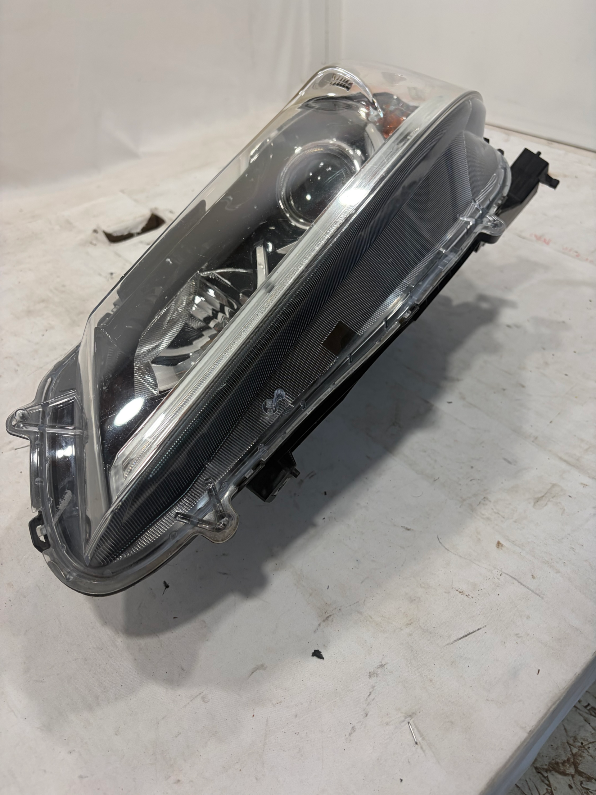 2016-2017 Honda Accord Halogen Driver Side Headlight