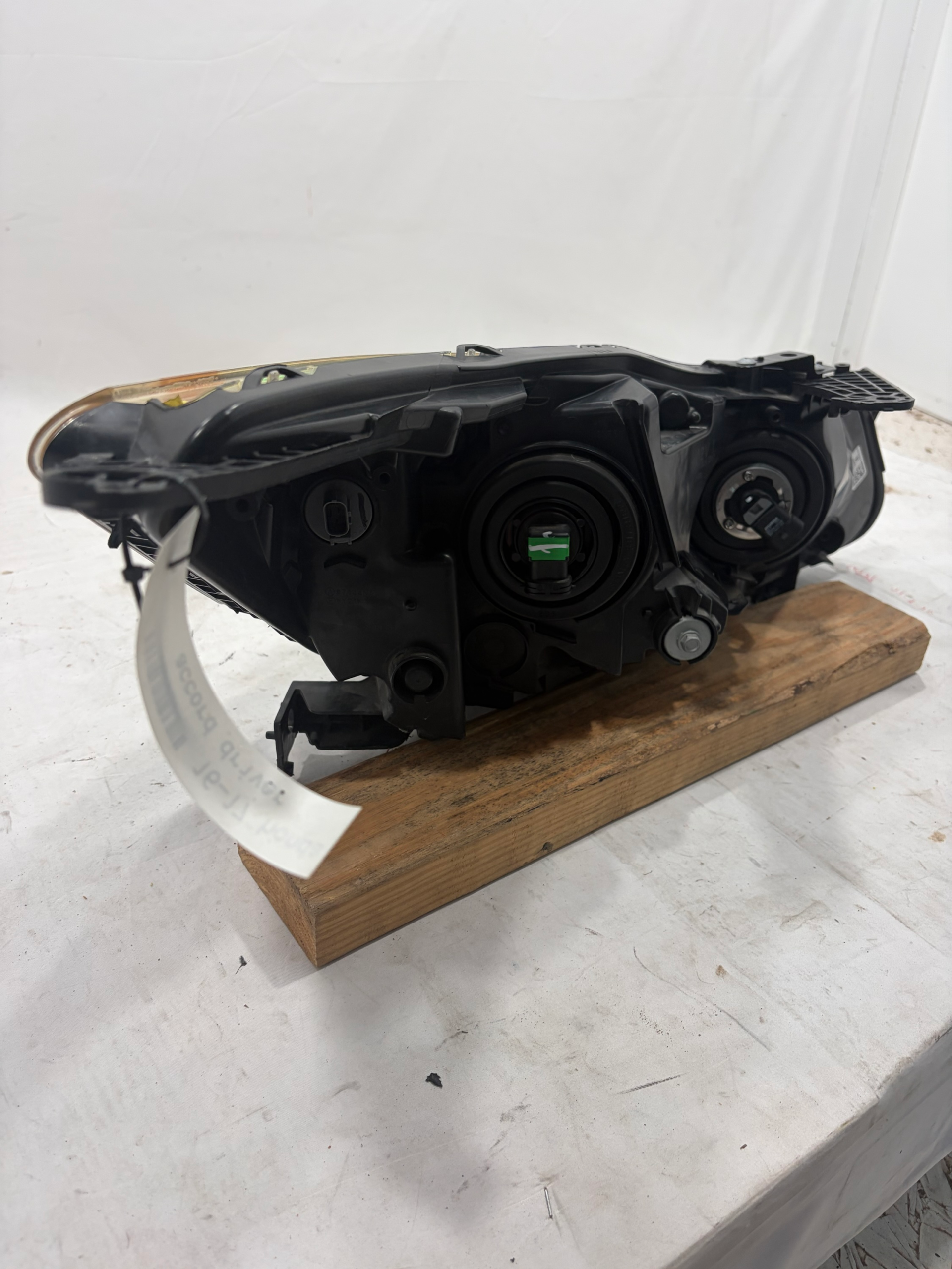 2016-2017 Honda Accord Halogen Driver Side Headlight