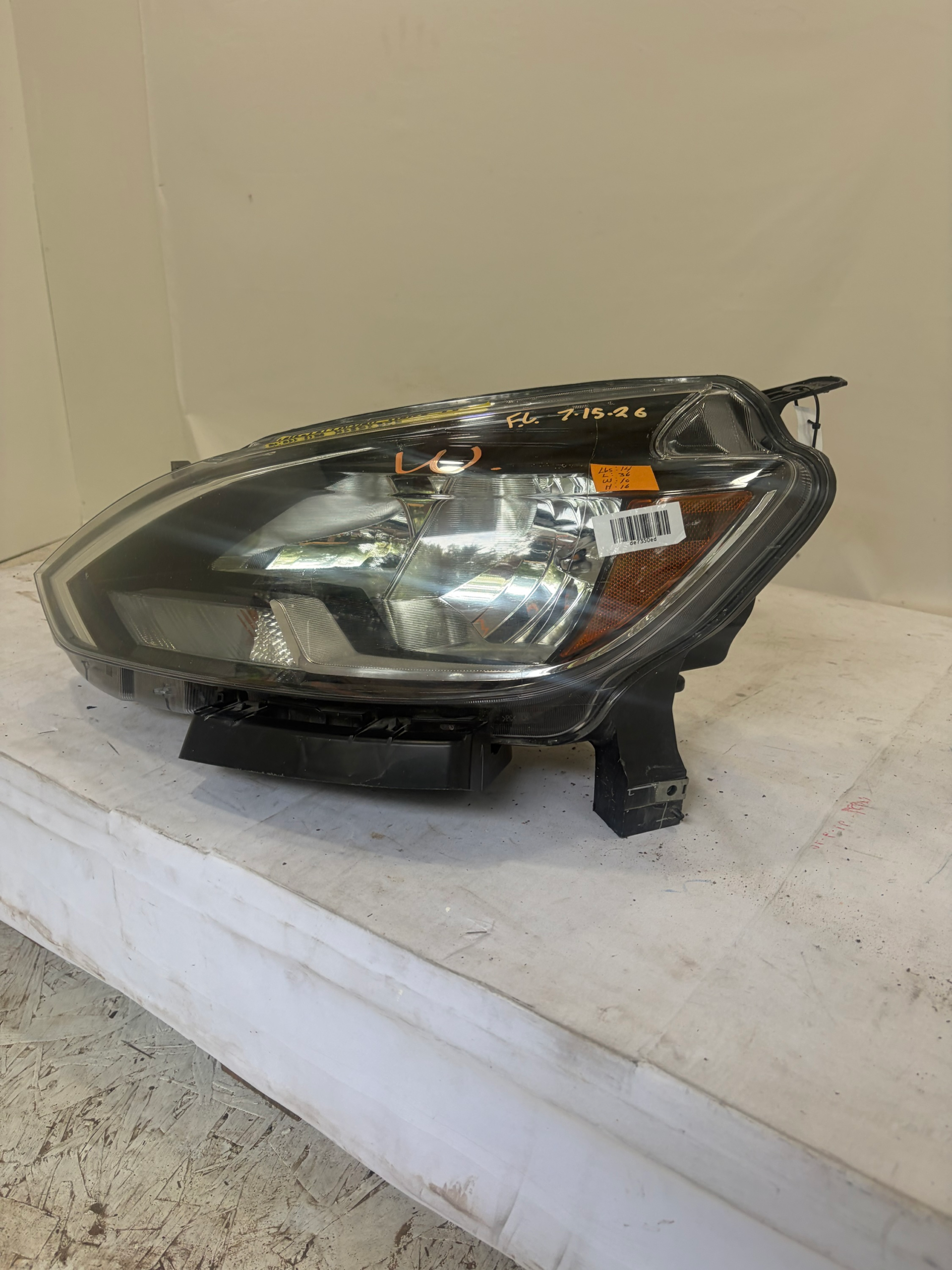 2016-2019 Nissan Sentra Driver Side Headlight