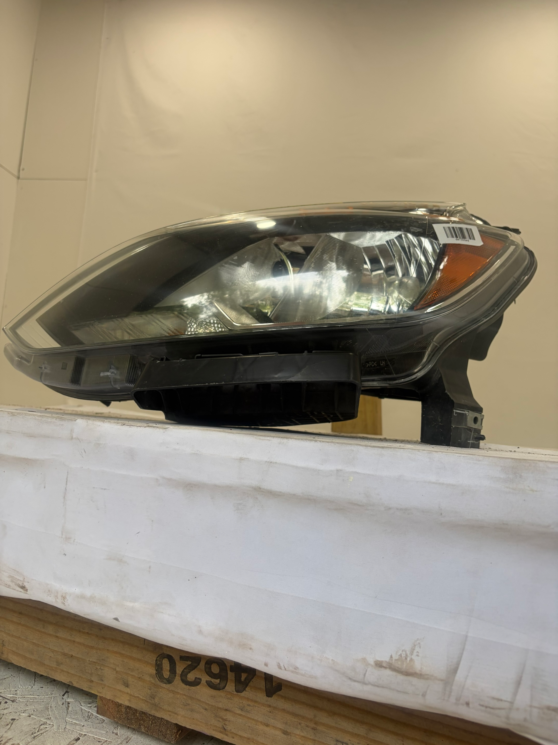 2016-2019 Nissan Sentra Driver Side Headlight