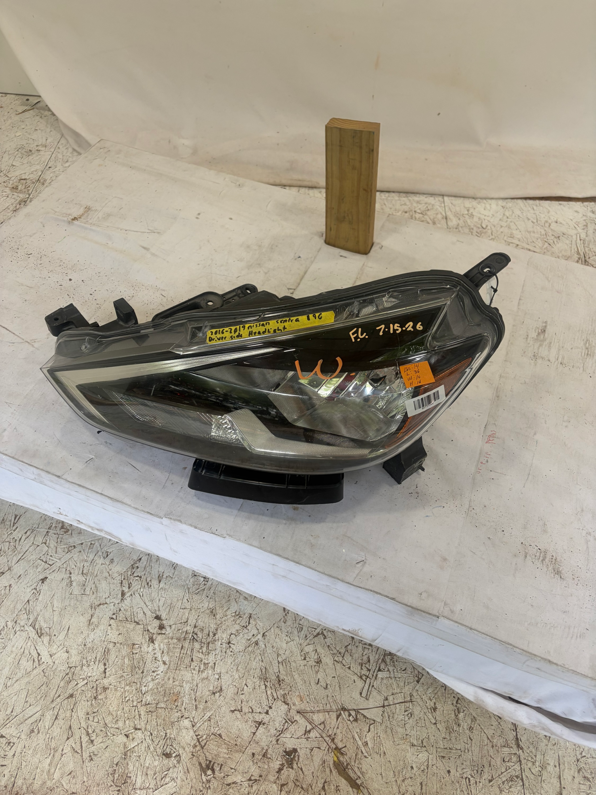 2016-2019 Nissan Sentra Driver Side Headlight