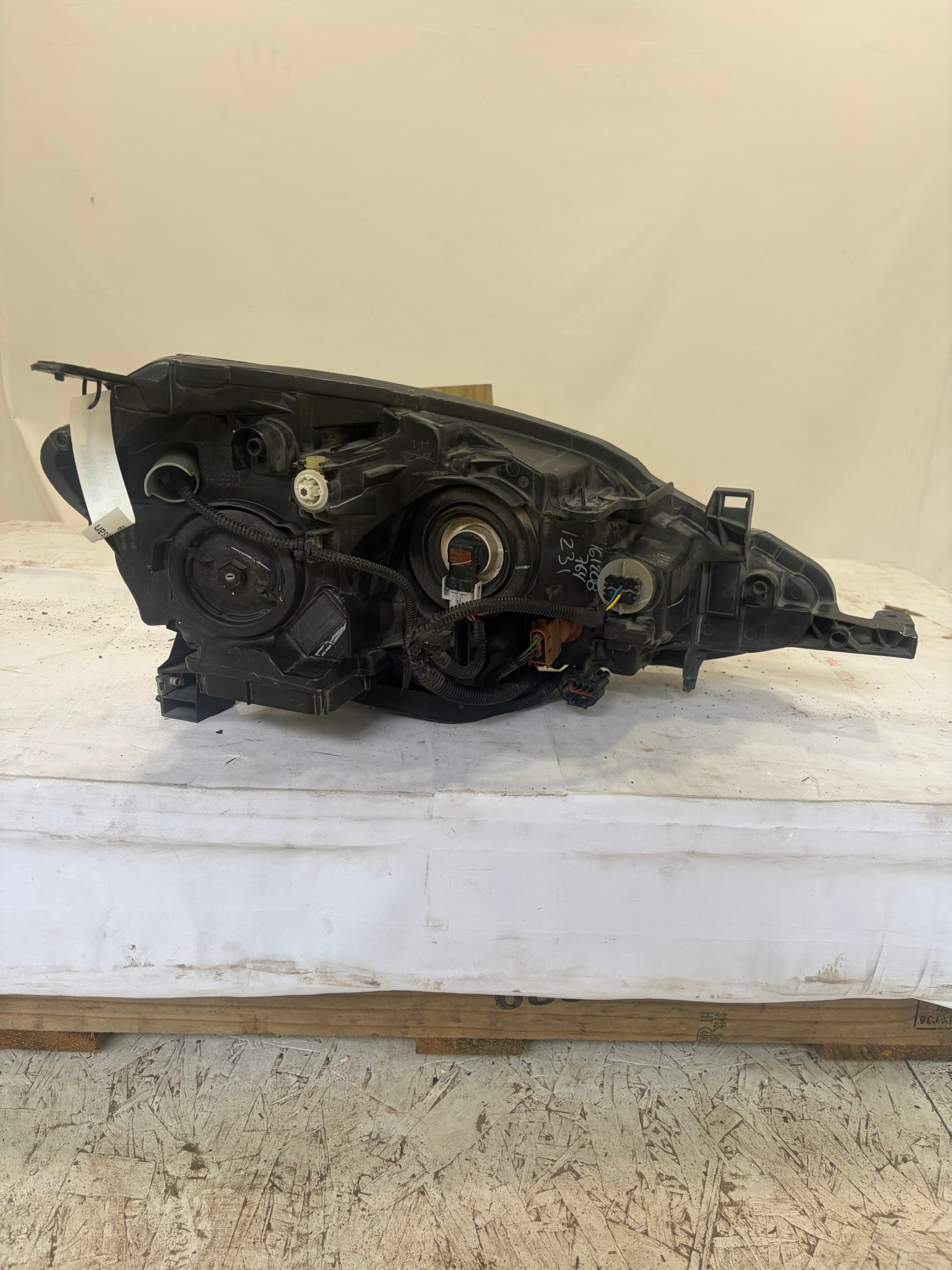 2016-2019 Nissan Sentra Driver Side Headlight